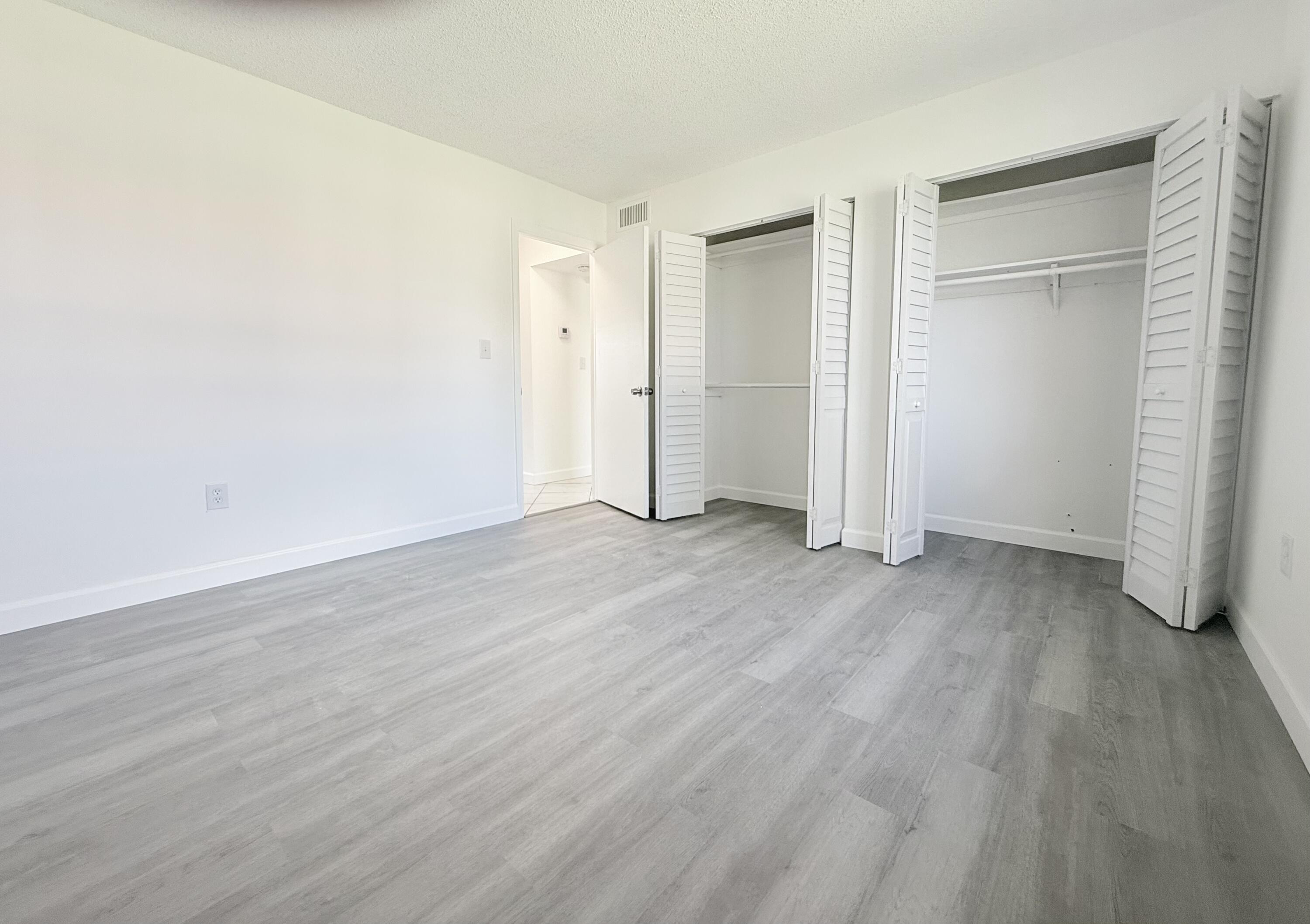 6106 FOREST HILL Boulevard 204
