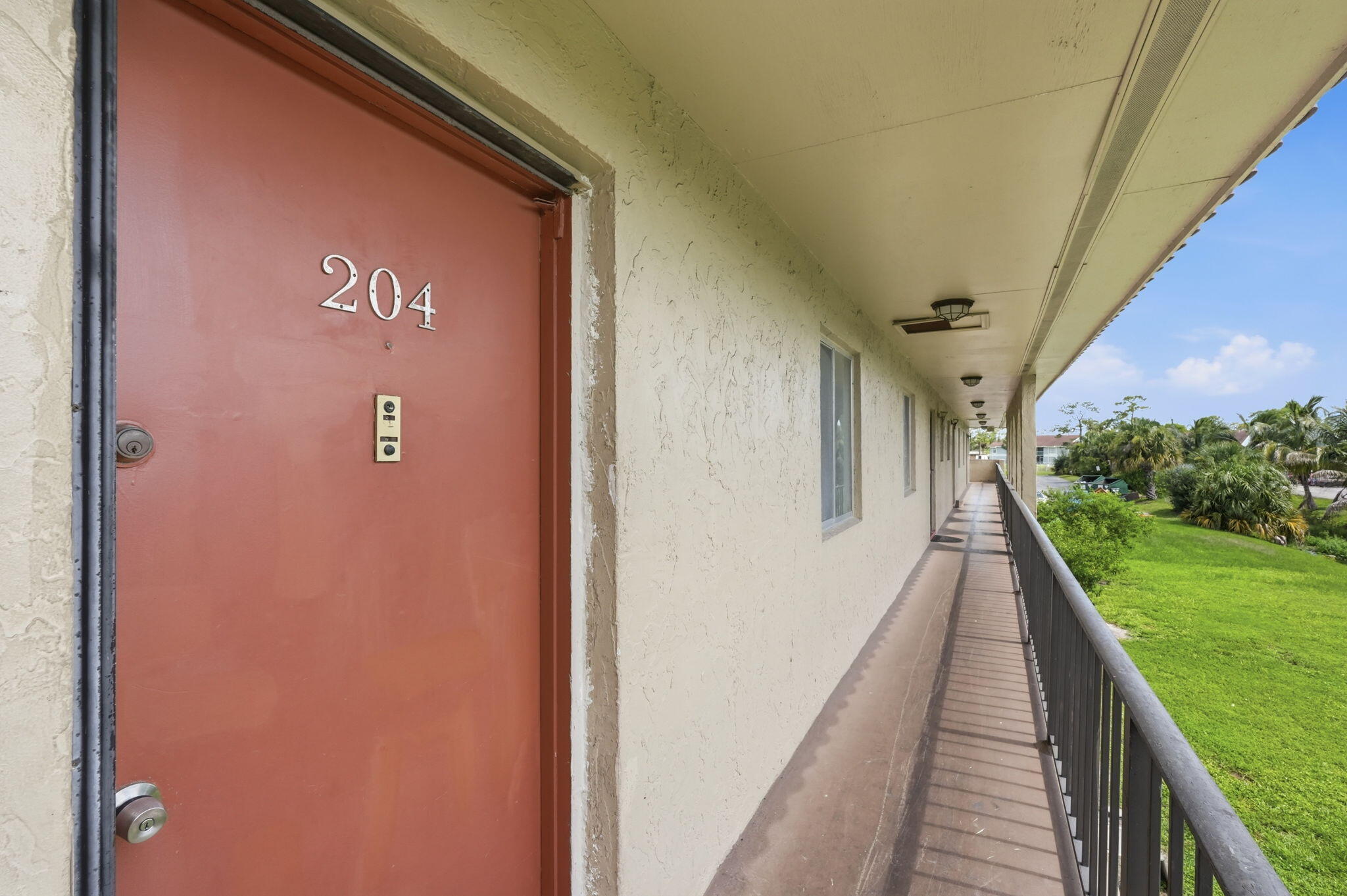 6106 FOREST HILL Boulevard 204