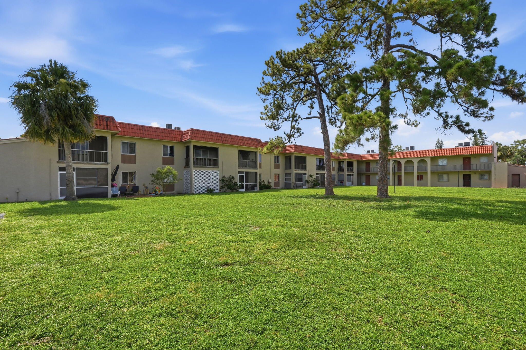 6106 FOREST HILL Boulevard 204