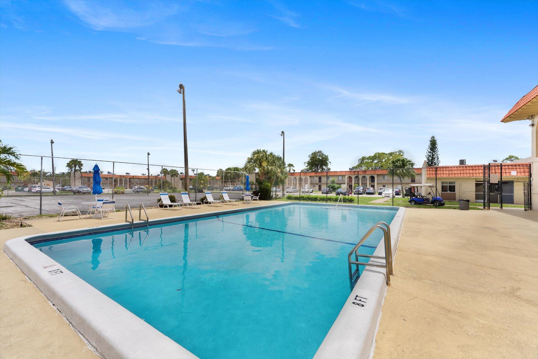 6106 FOREST HILL Boulevard 204