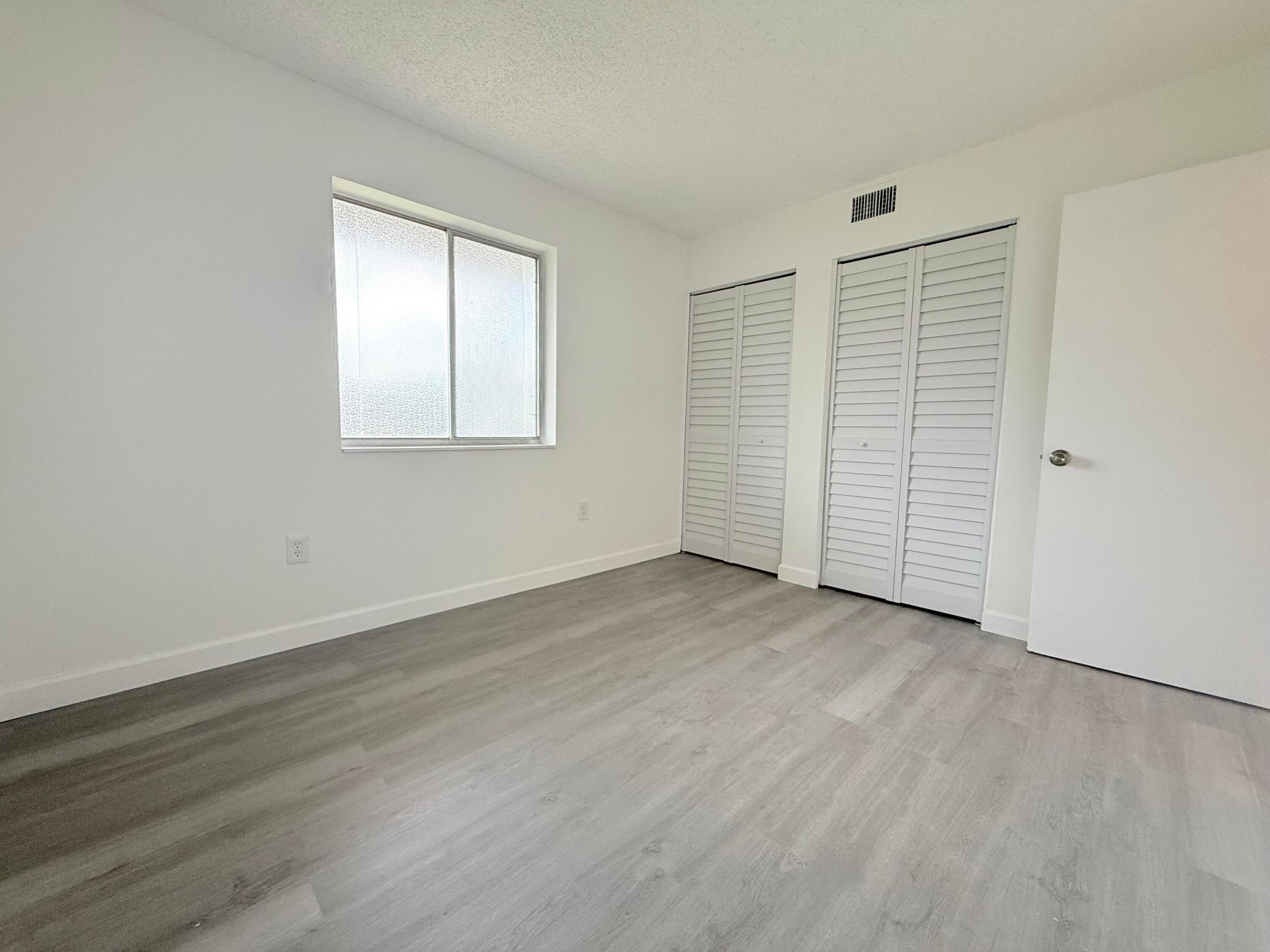 6106 FOREST HILL Boulevard 204