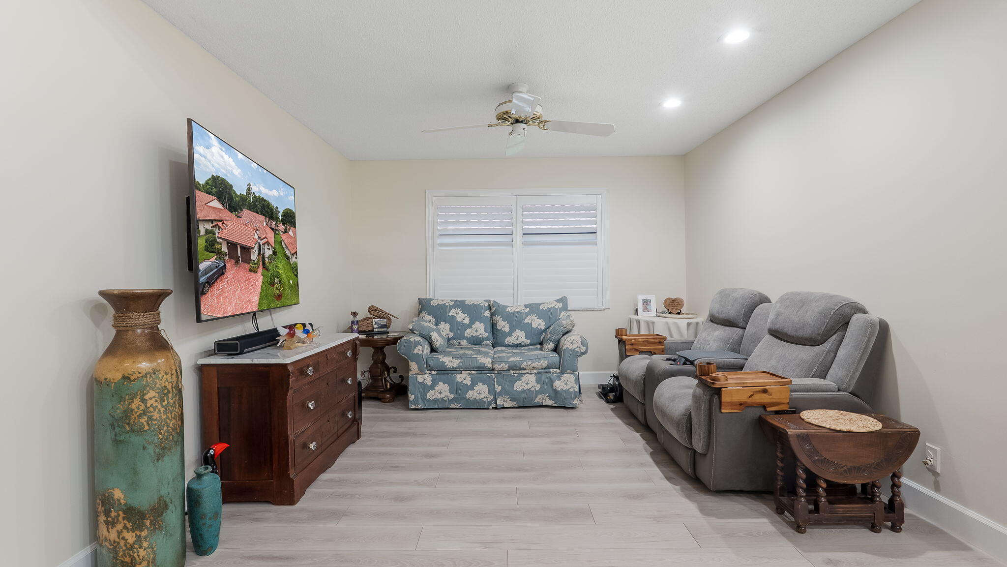 6353 Royal Manor Circle