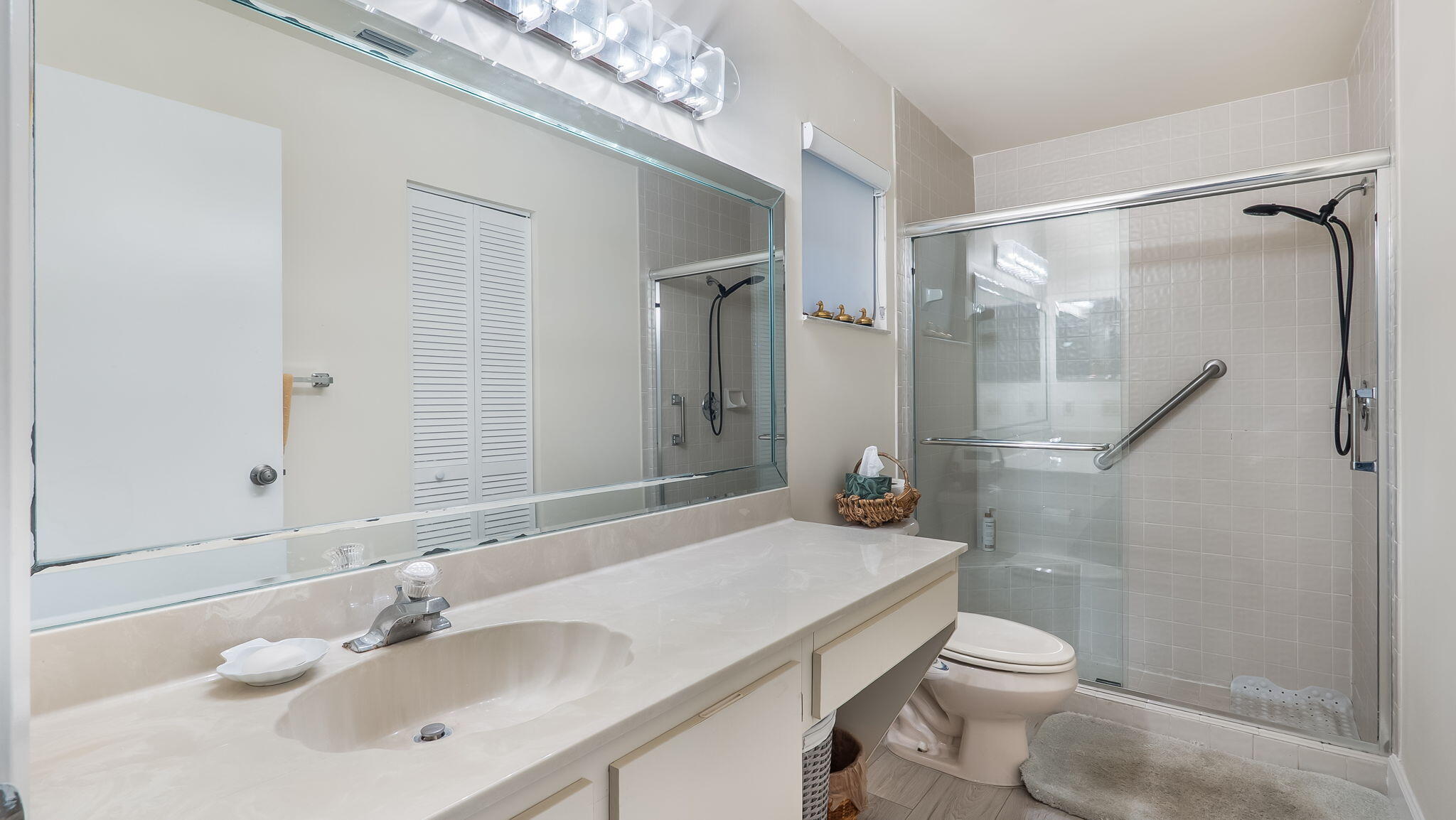 6353 Royal Manor Circle