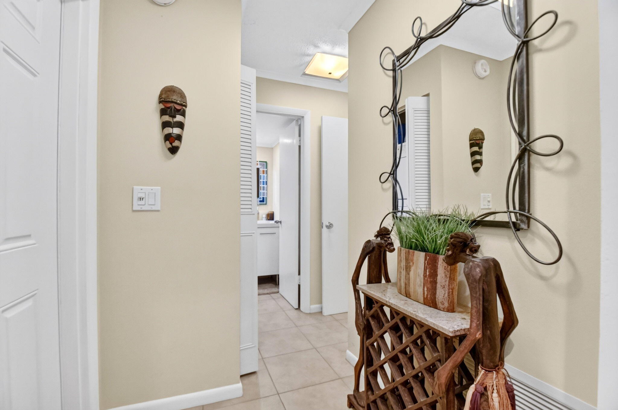 32 COLONIAL CLUB Drive 102