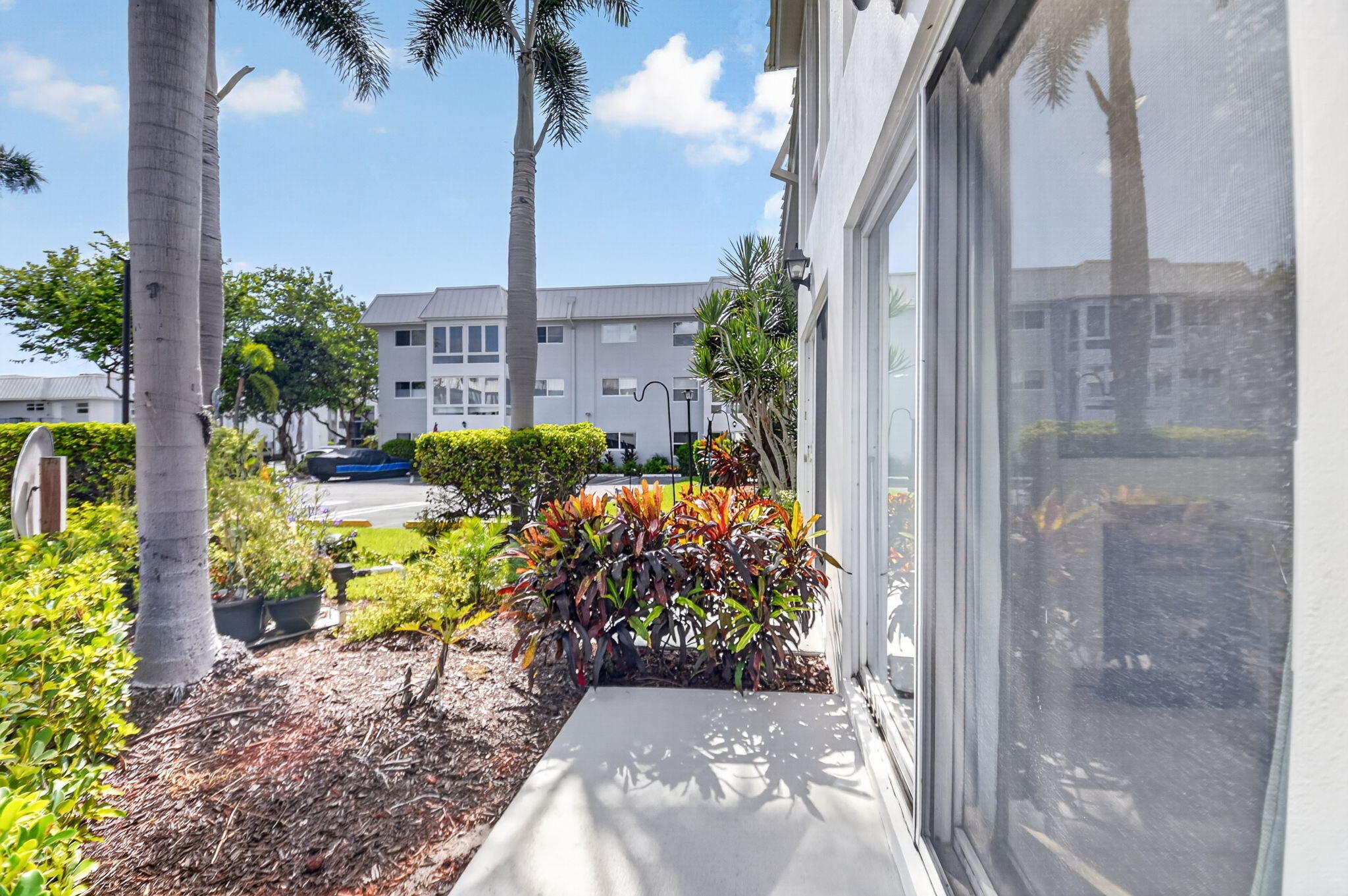 32 COLONIAL CLUB Drive 102