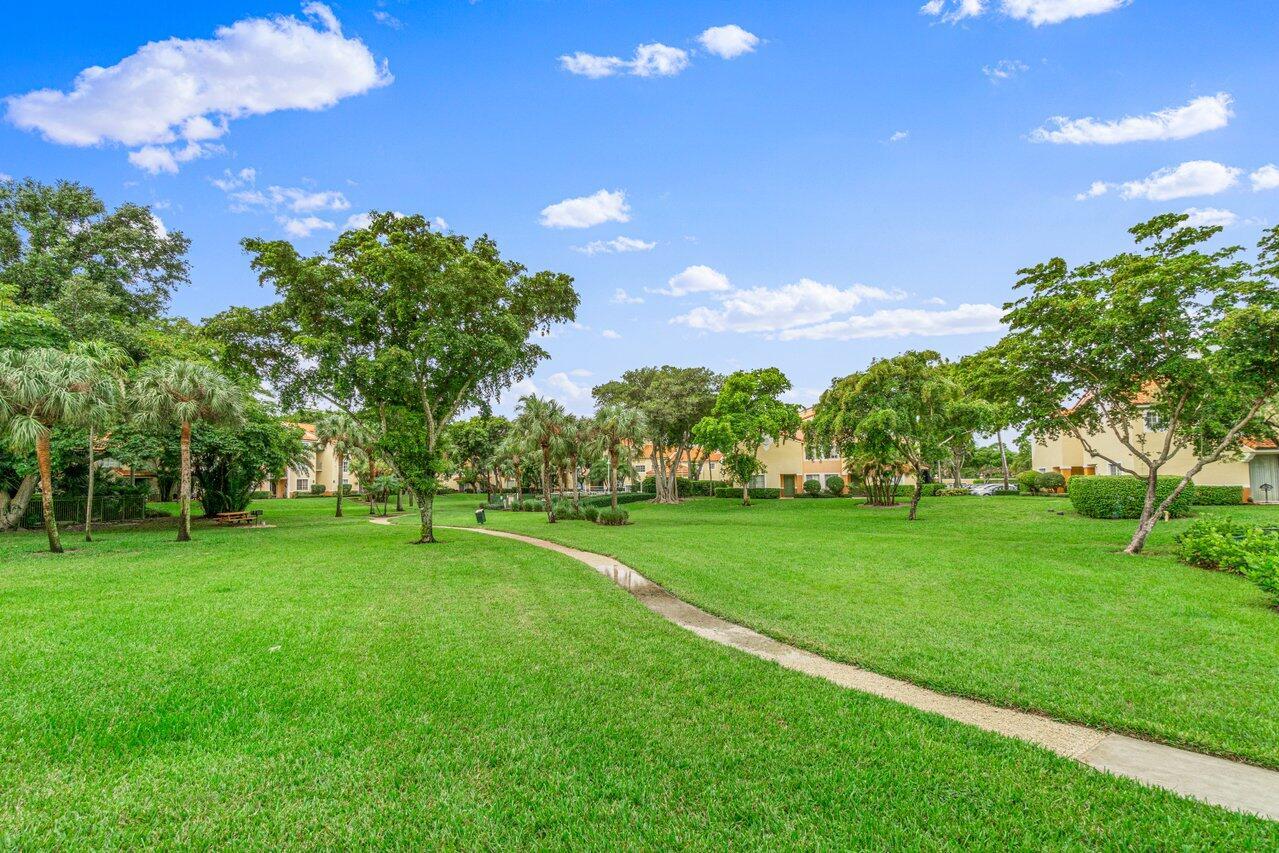 135 YACHT CLUB Way 305
