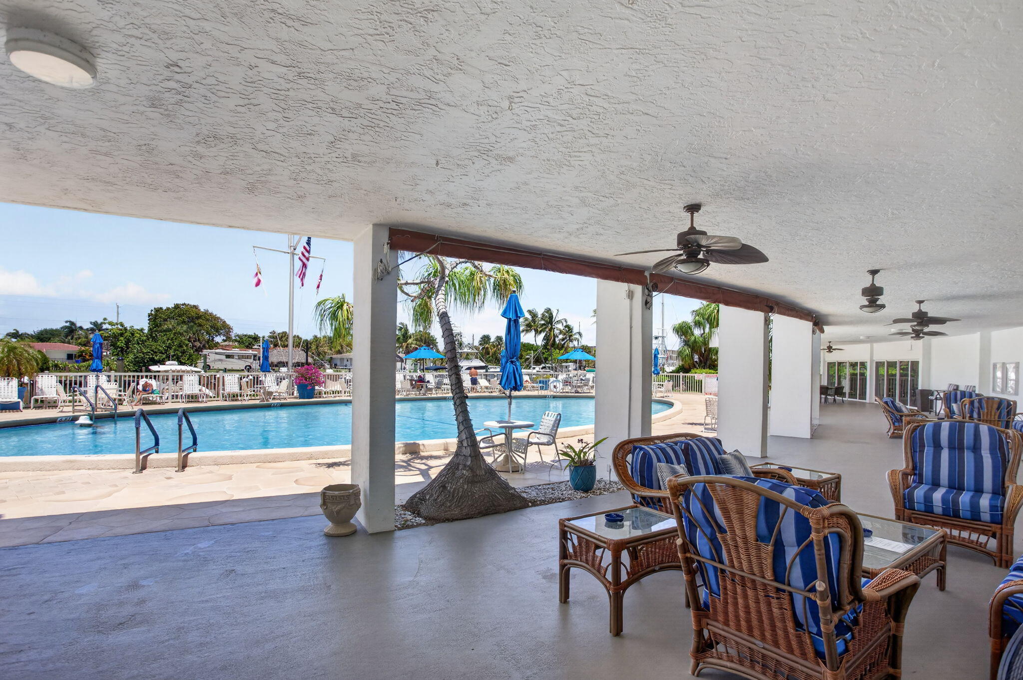 2731 NE 14TH ST Causeway 405
