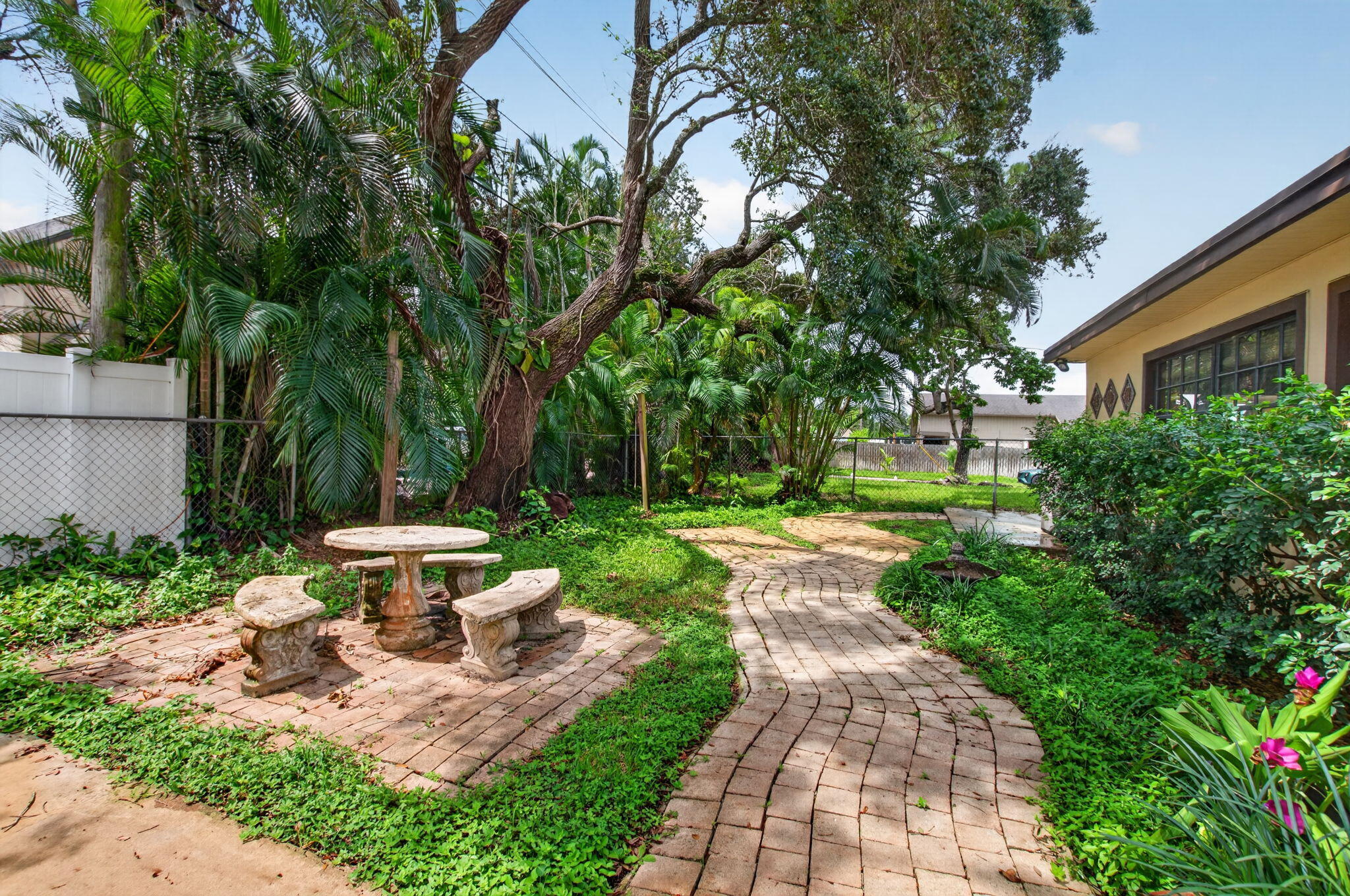 4746 Canal Drive