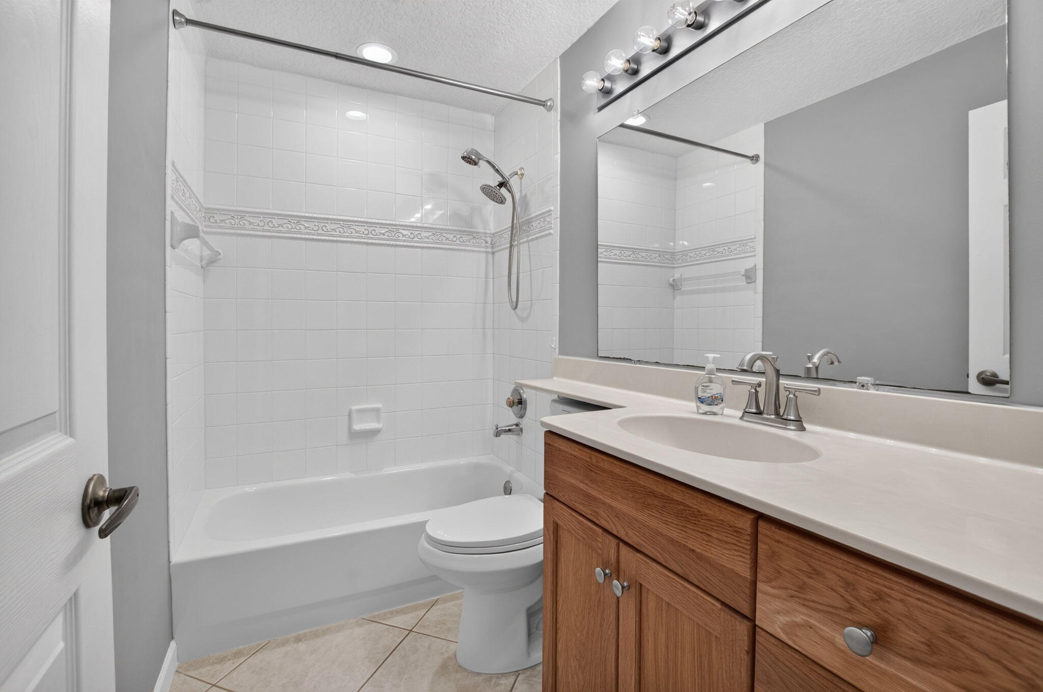 4746 Canal Drive