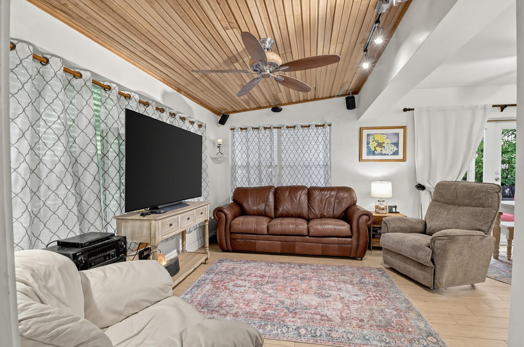 2240 HARBOR Drive