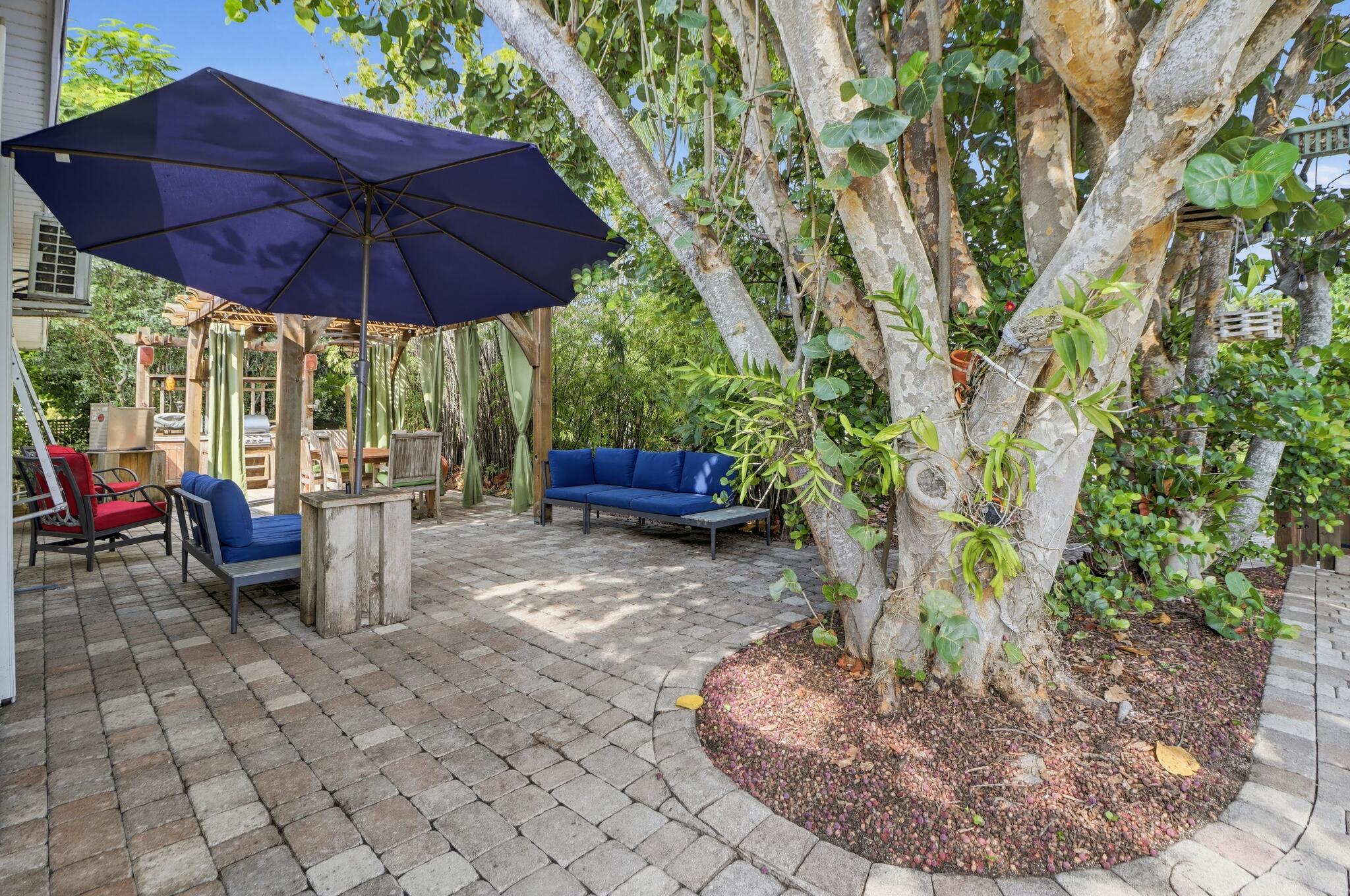 2240 HARBOR Drive