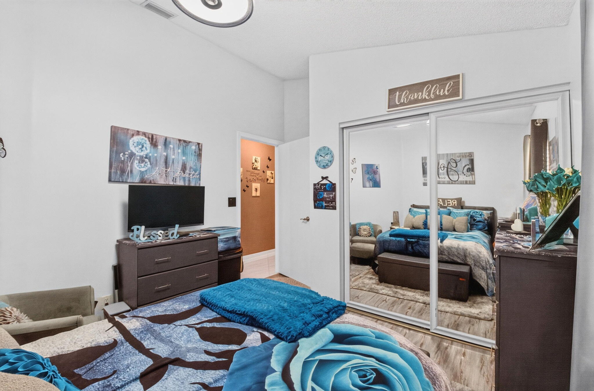 5960 AQUAMARINE Way