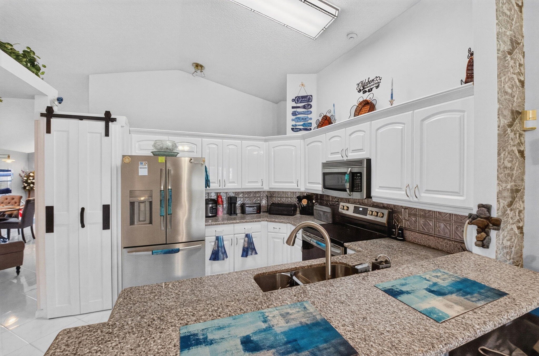 5960 AQUAMARINE Way
