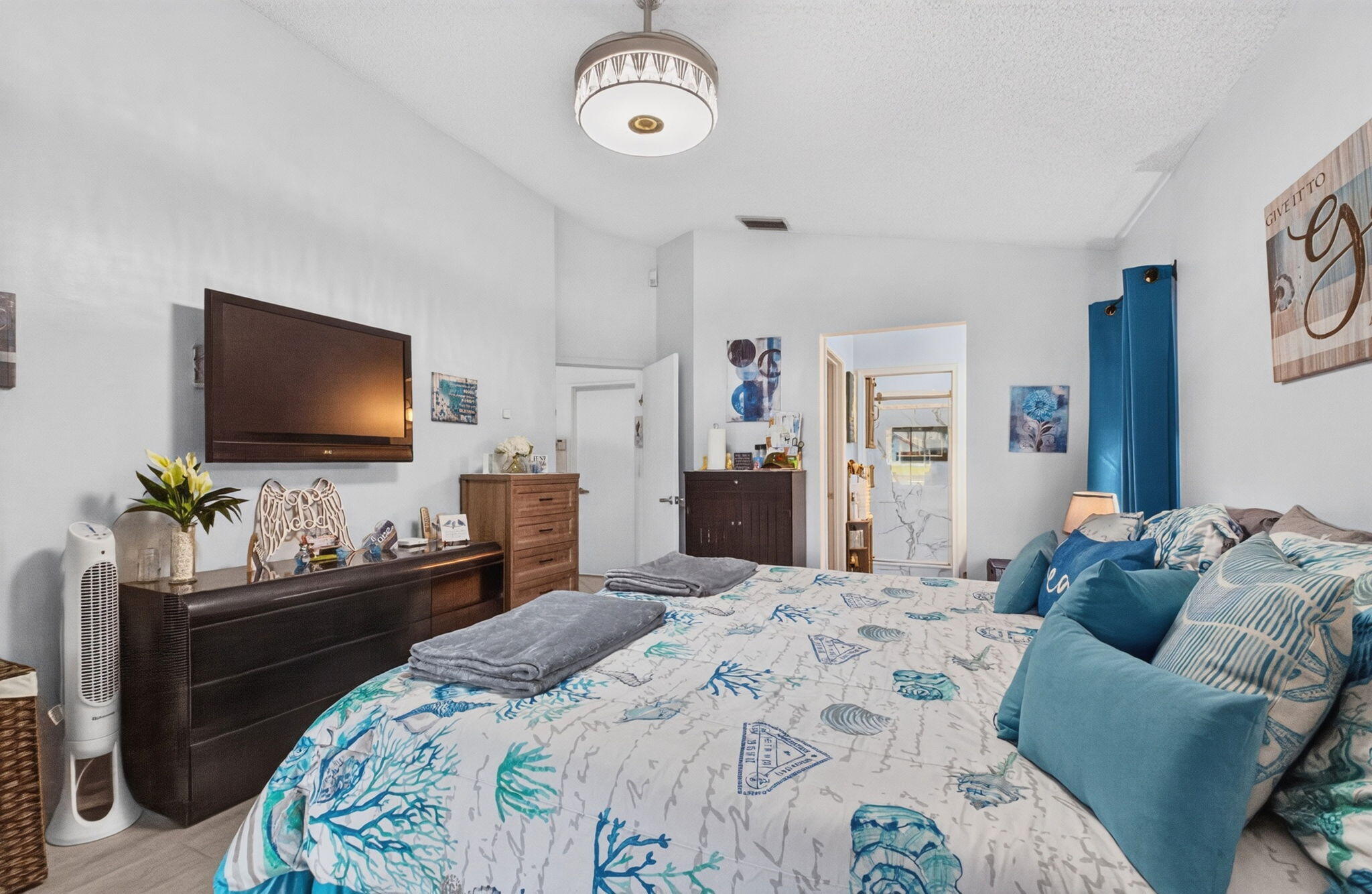 5960 AQUAMARINE Way