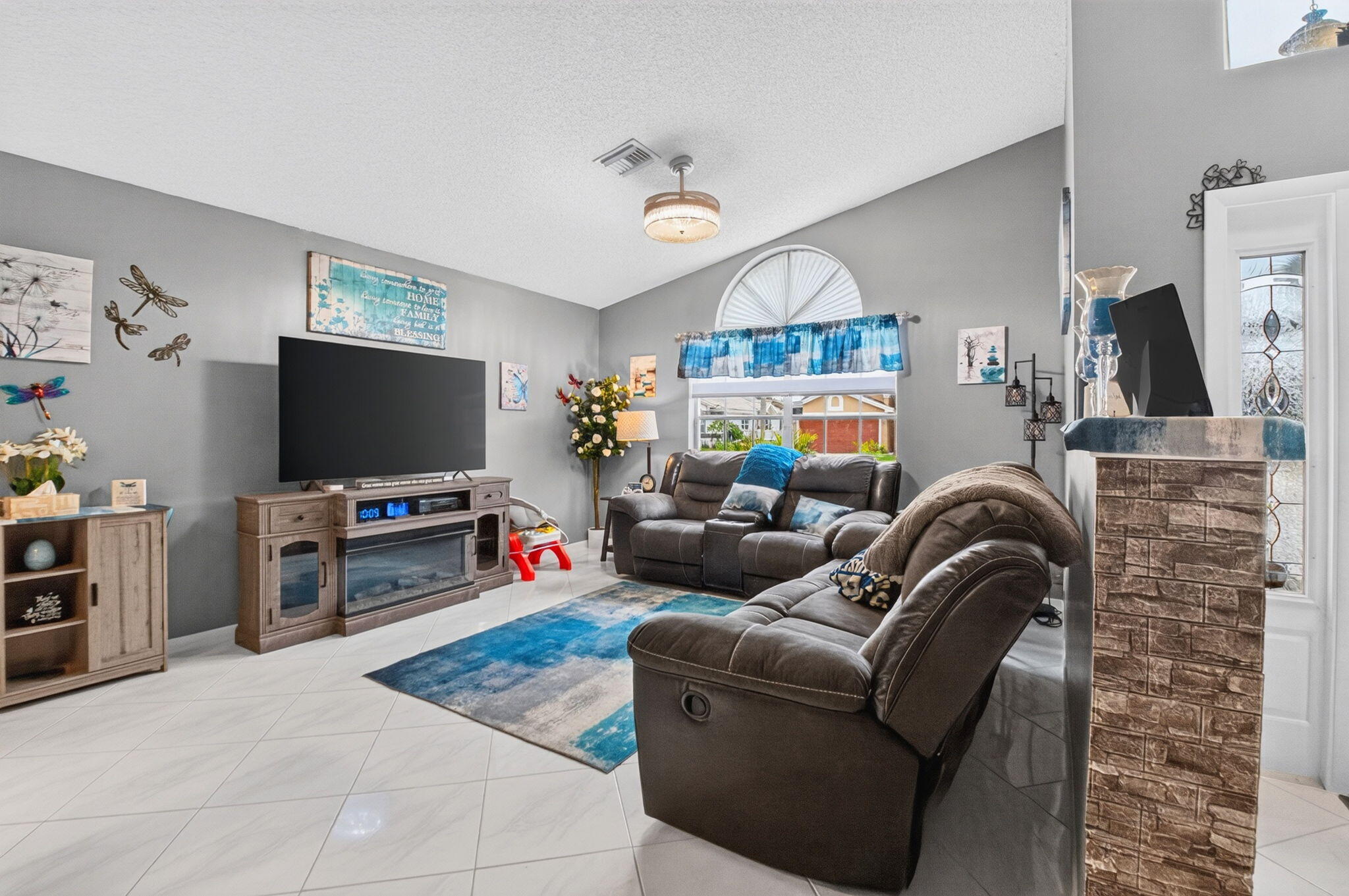 5960 AQUAMARINE Way