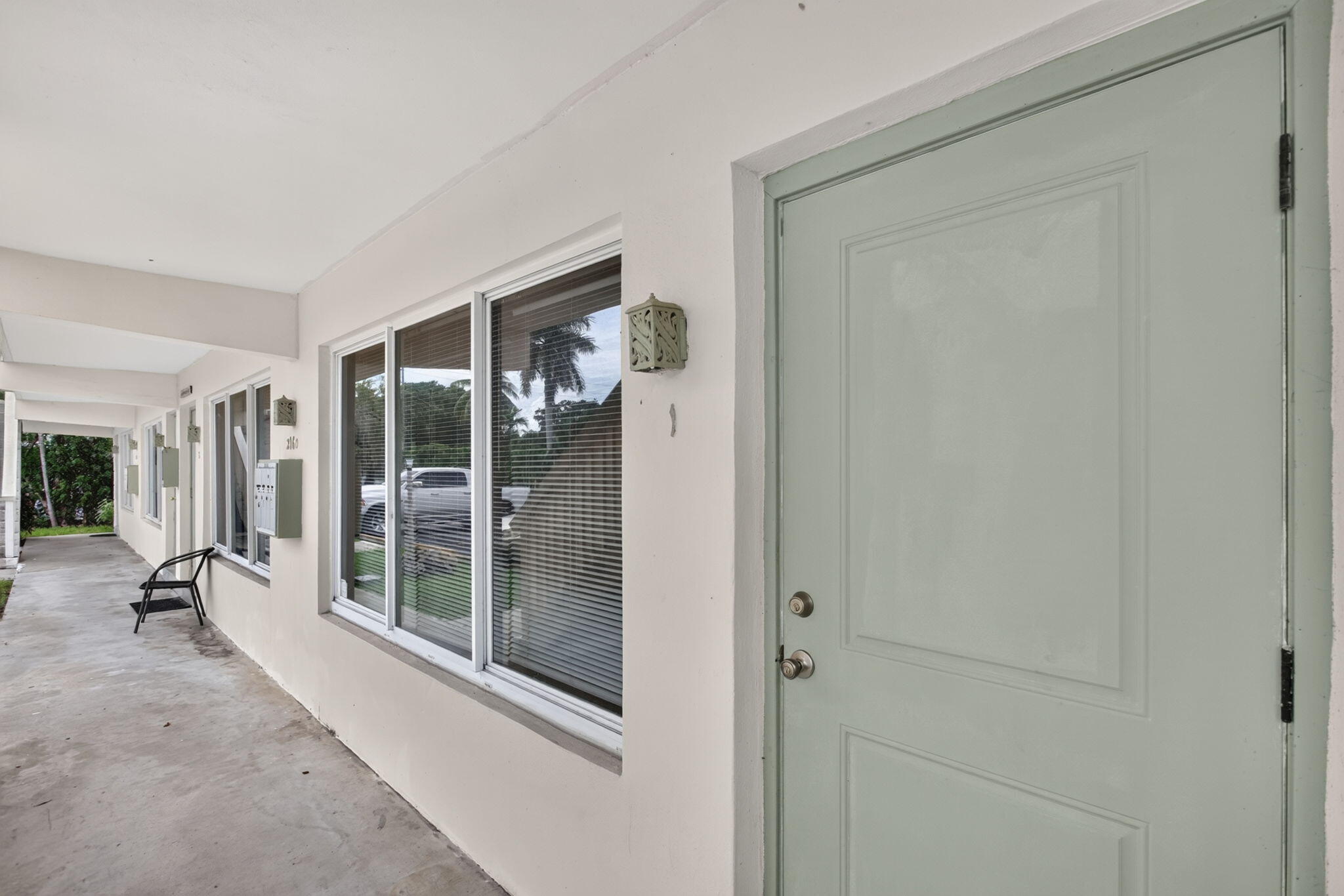 2160 NE 42nd Court 1