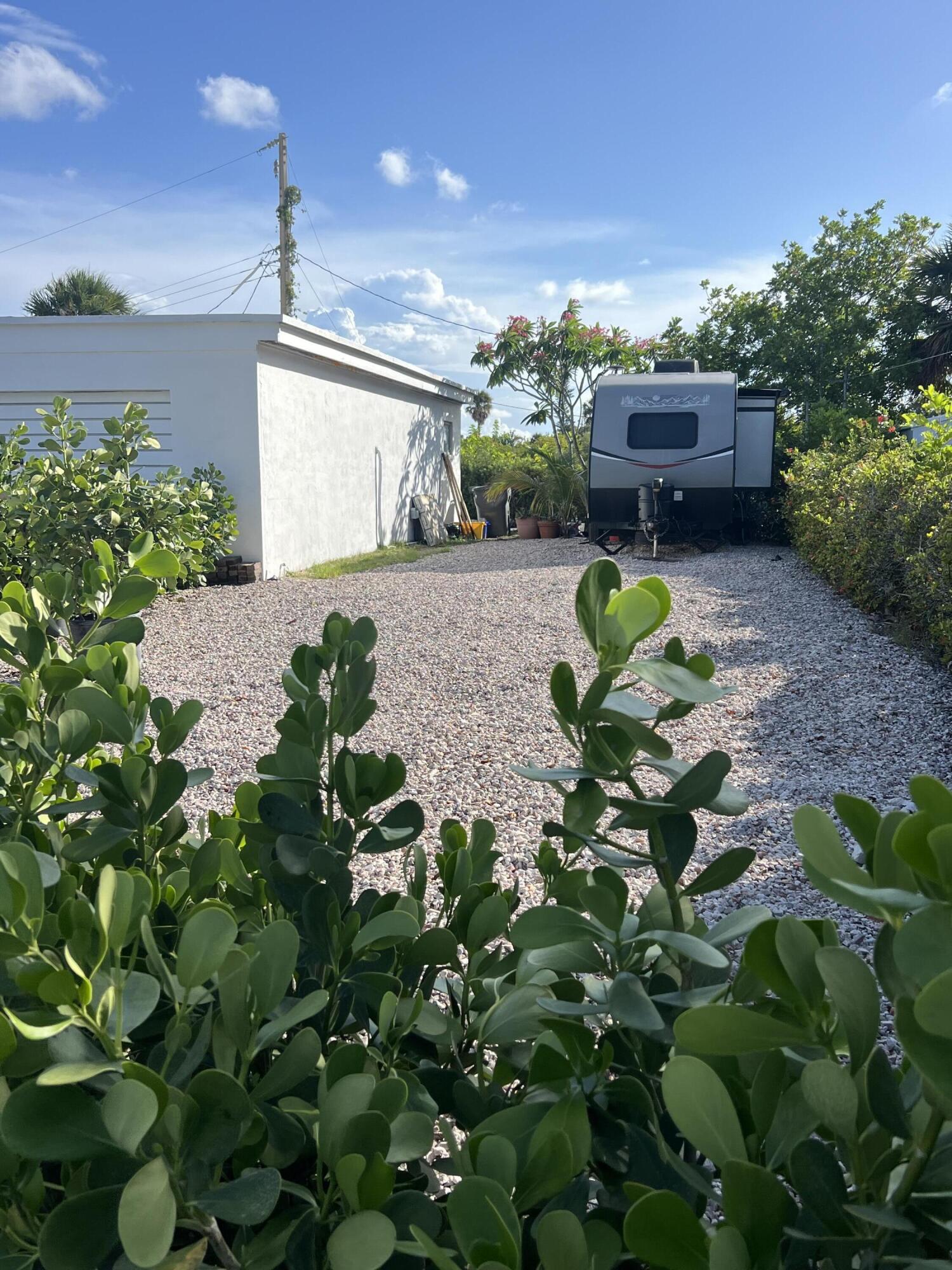 9201 Highpoint Drive lot