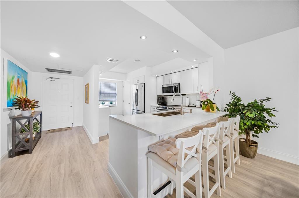 806 Cypress Blvd 405