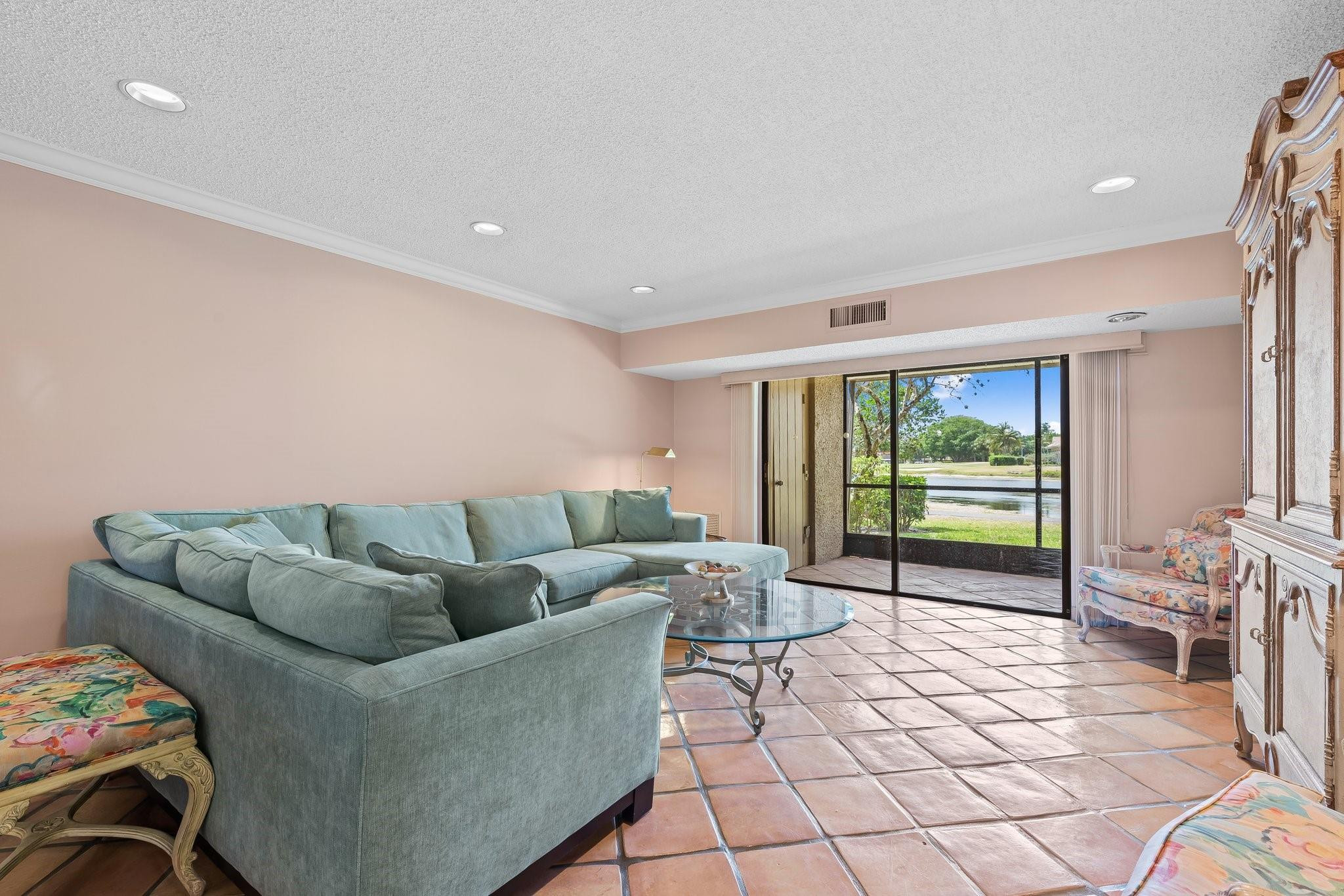 4657 Fountains Dr 105