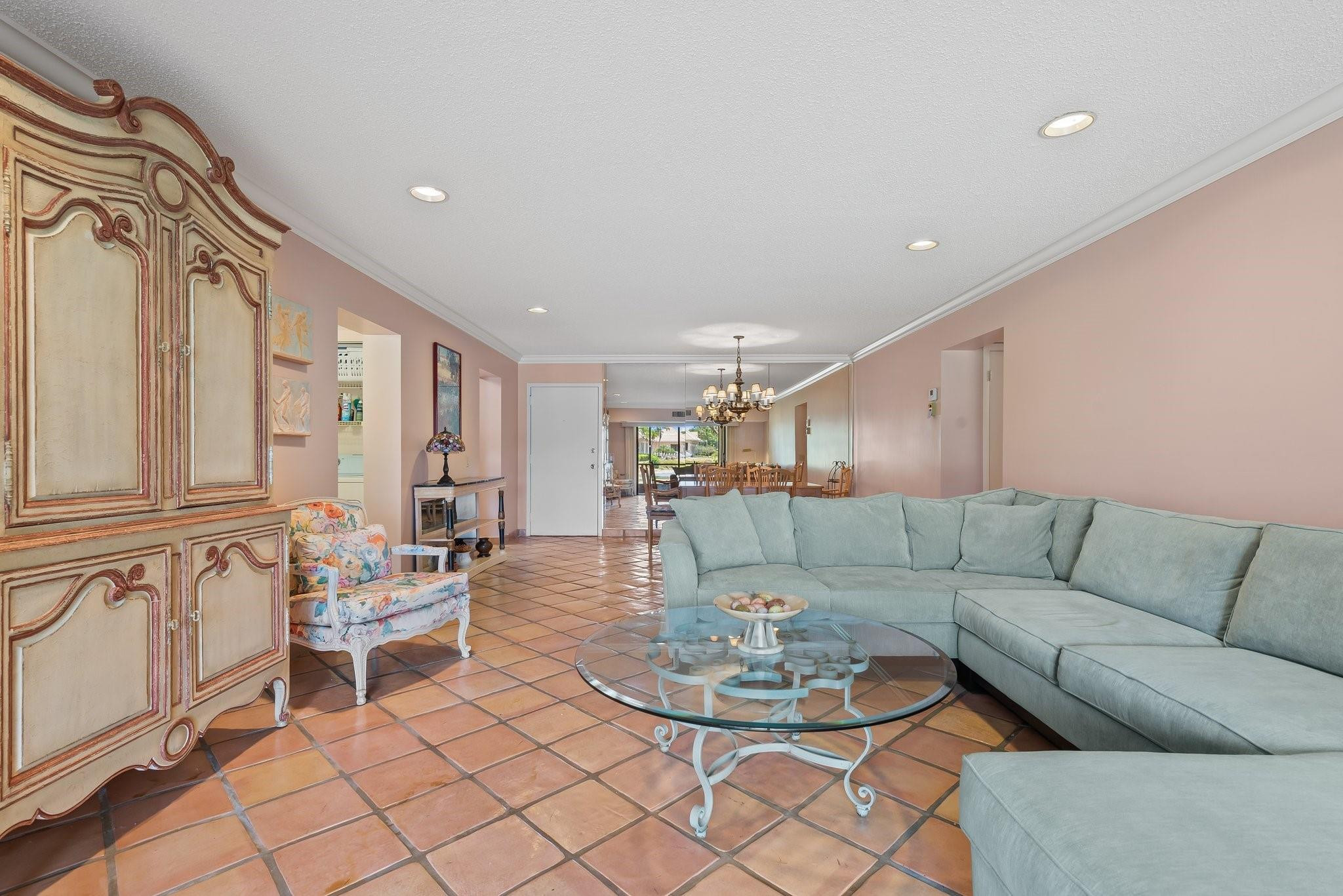 4657 Fountains Dr 105