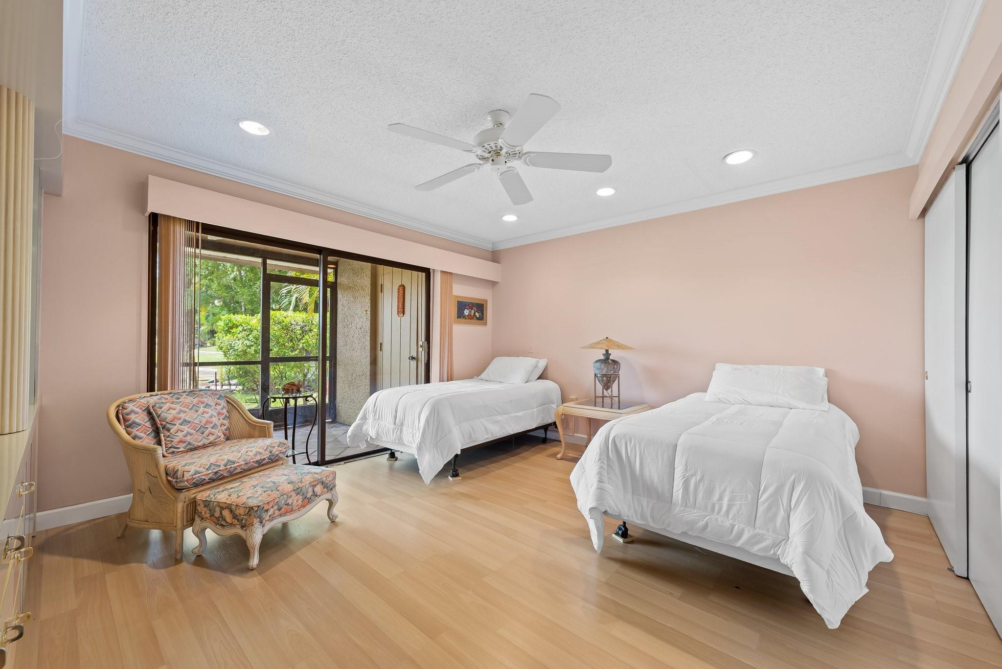 4657 Fountains Dr 105