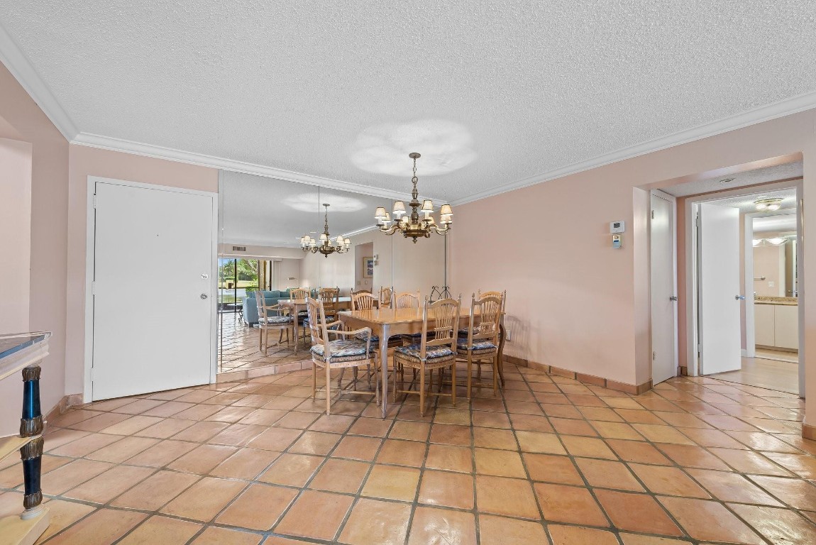 4657 Fountains Dr 105