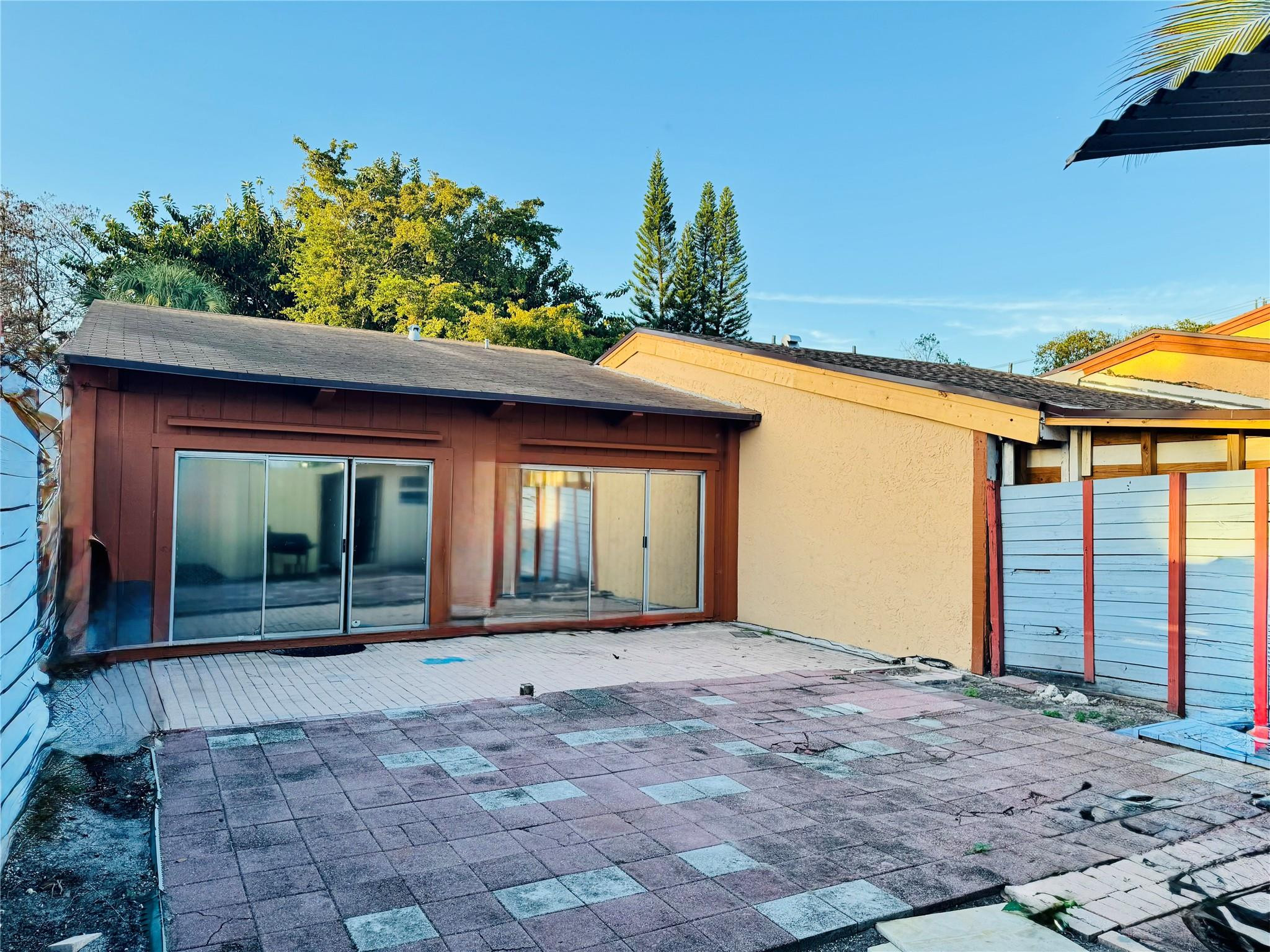 7418 NW 33rd St