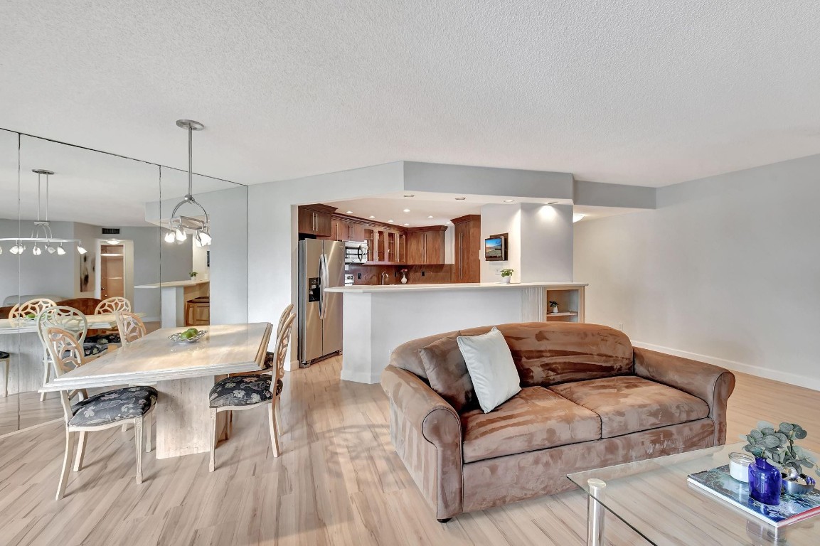 5801 Camino Del Sol 406