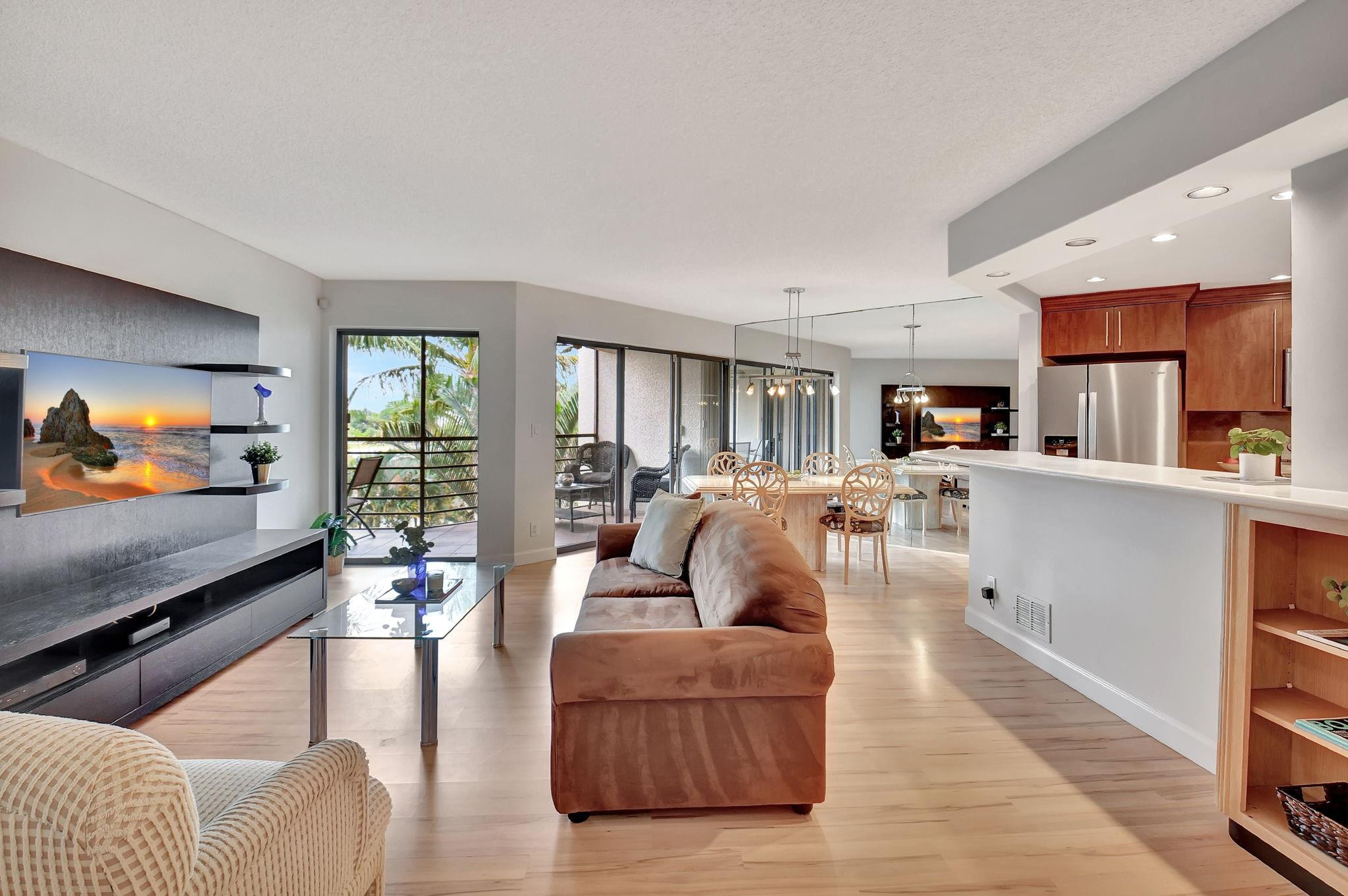 5801 Camino Del Sol 406