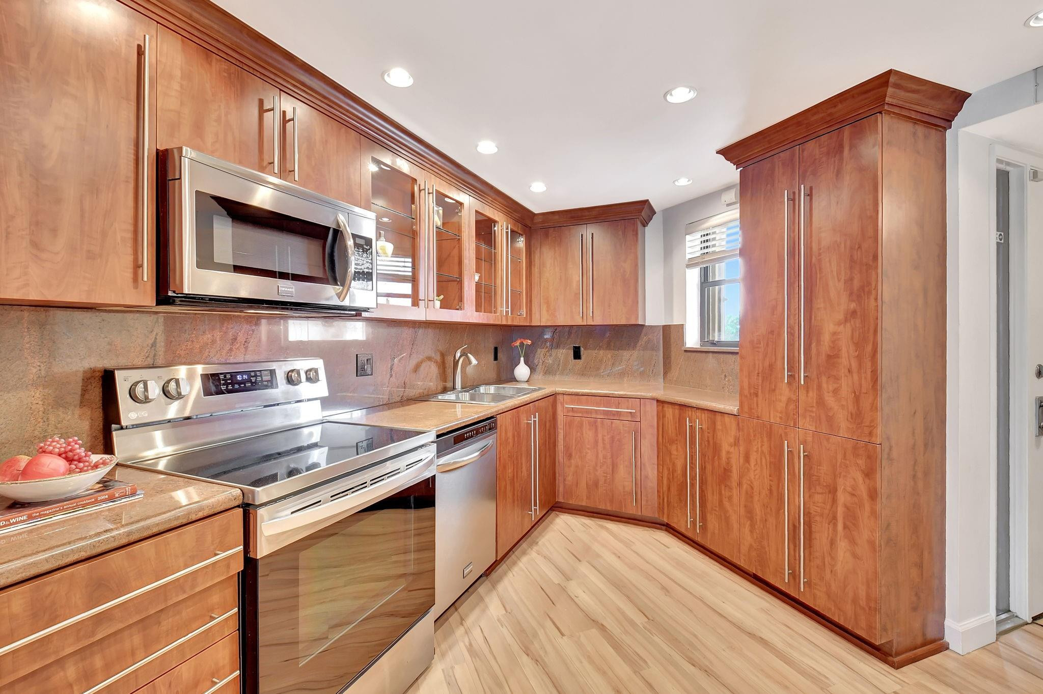 5801 Camino Del Sol 406