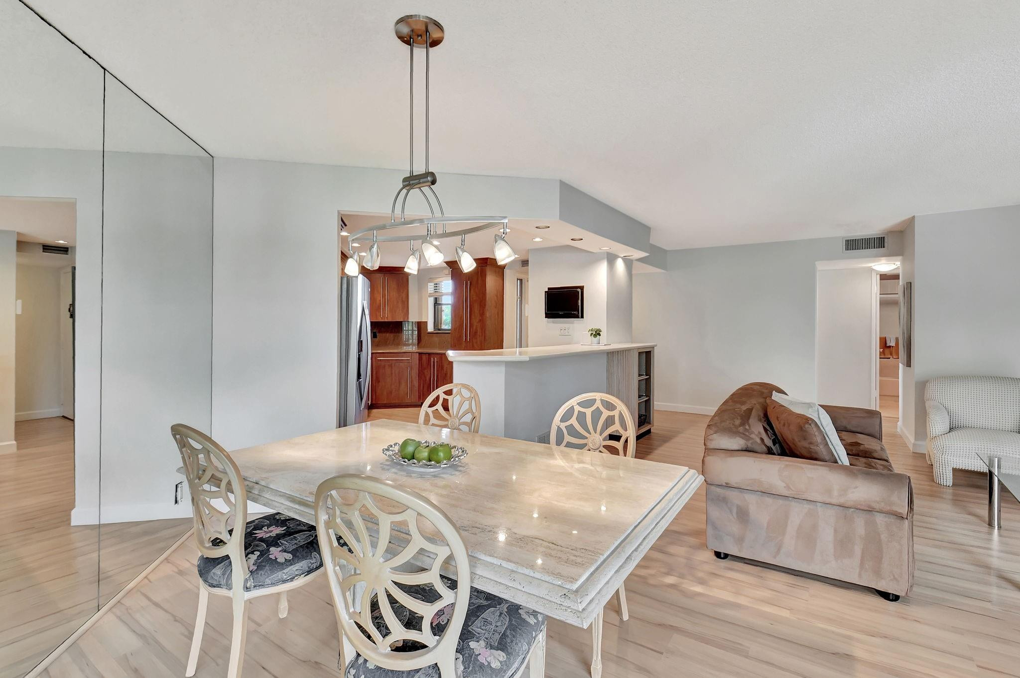 5801 Camino Del Sol 406