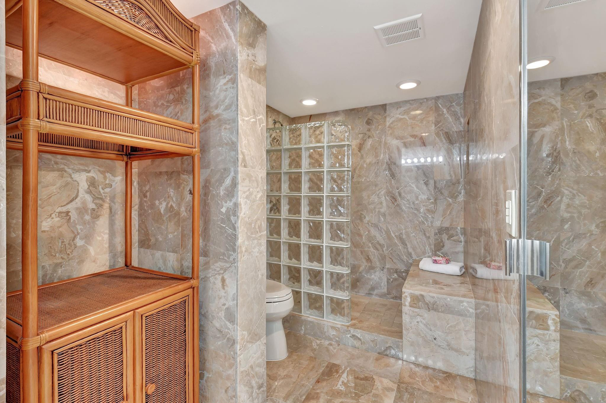 5801 Camino Del Sol 406