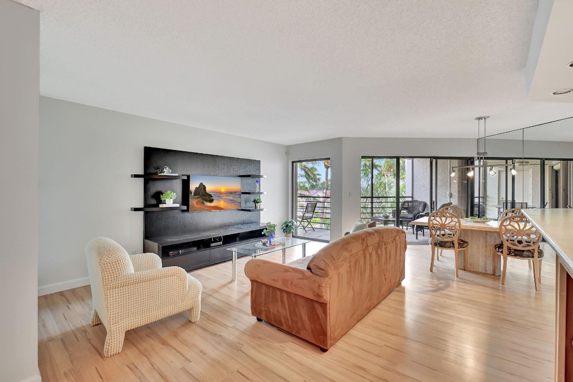 5801 Camino Del Sol 406