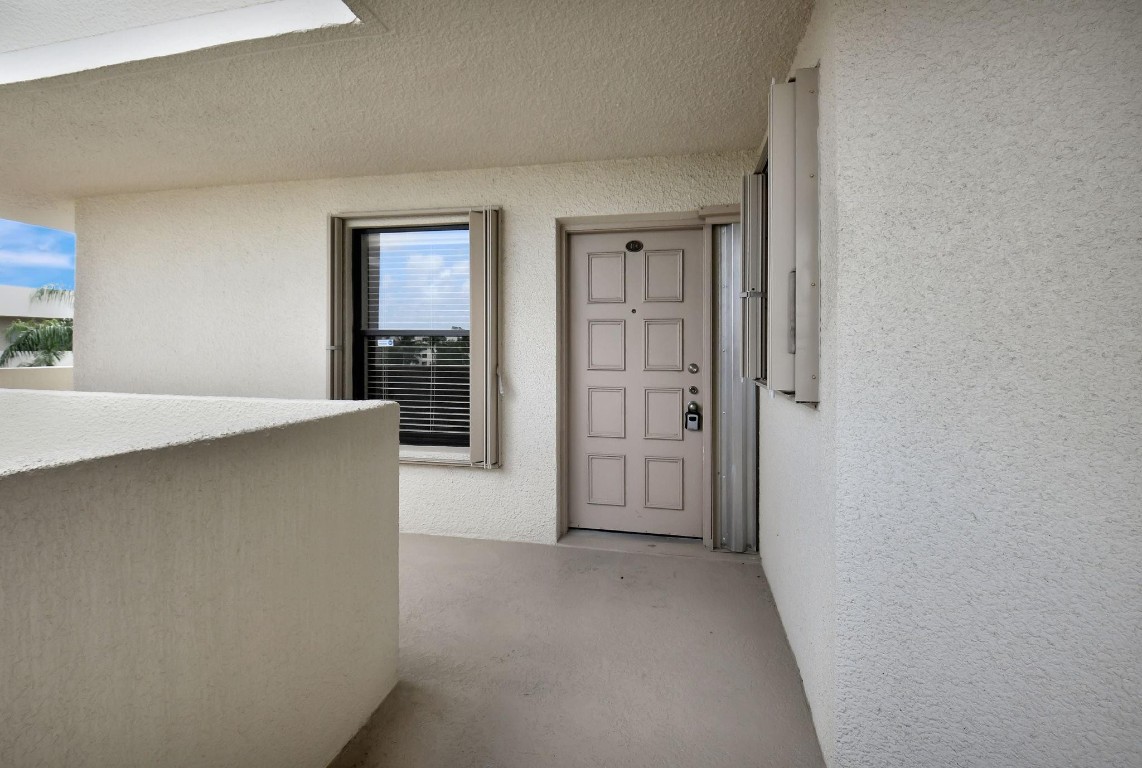 5801 Camino Del Sol 406