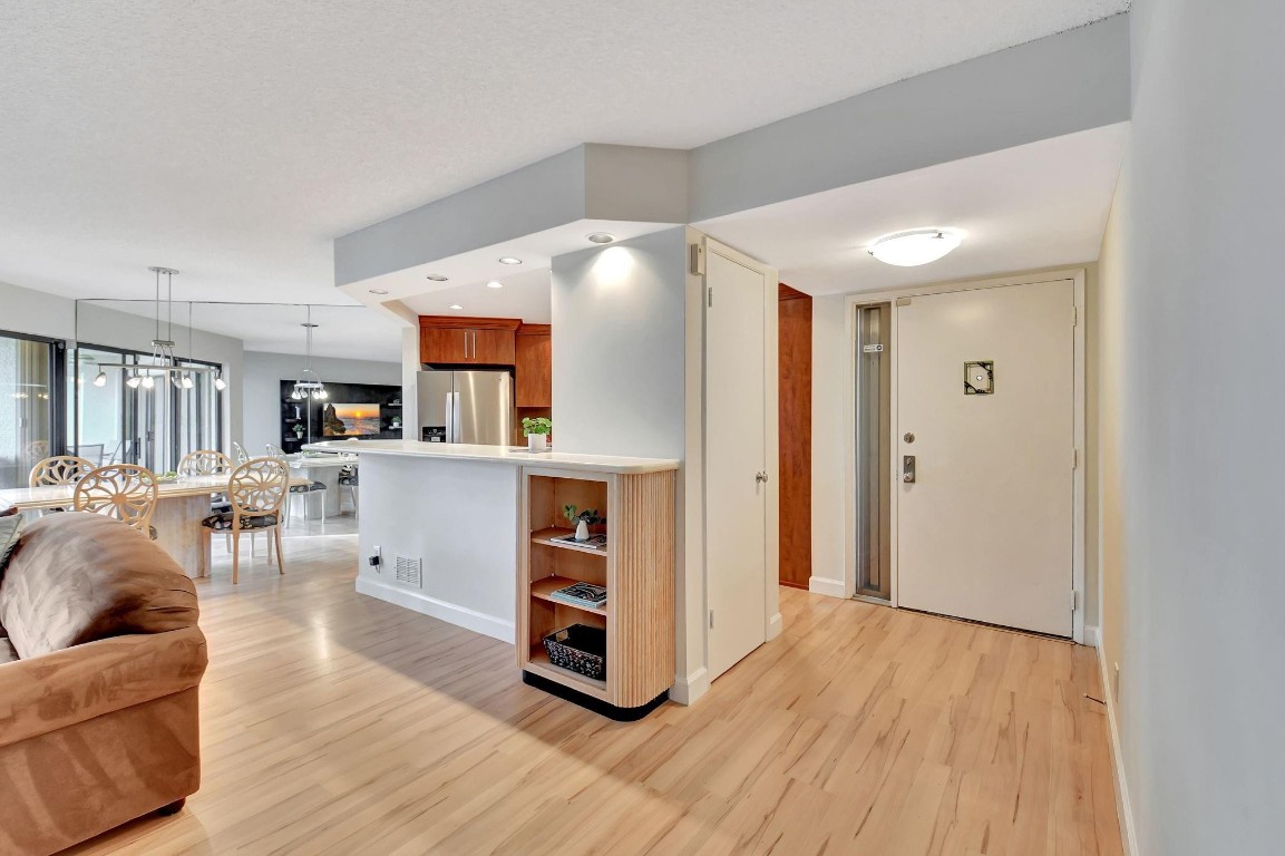 5801 Camino Del Sol 406