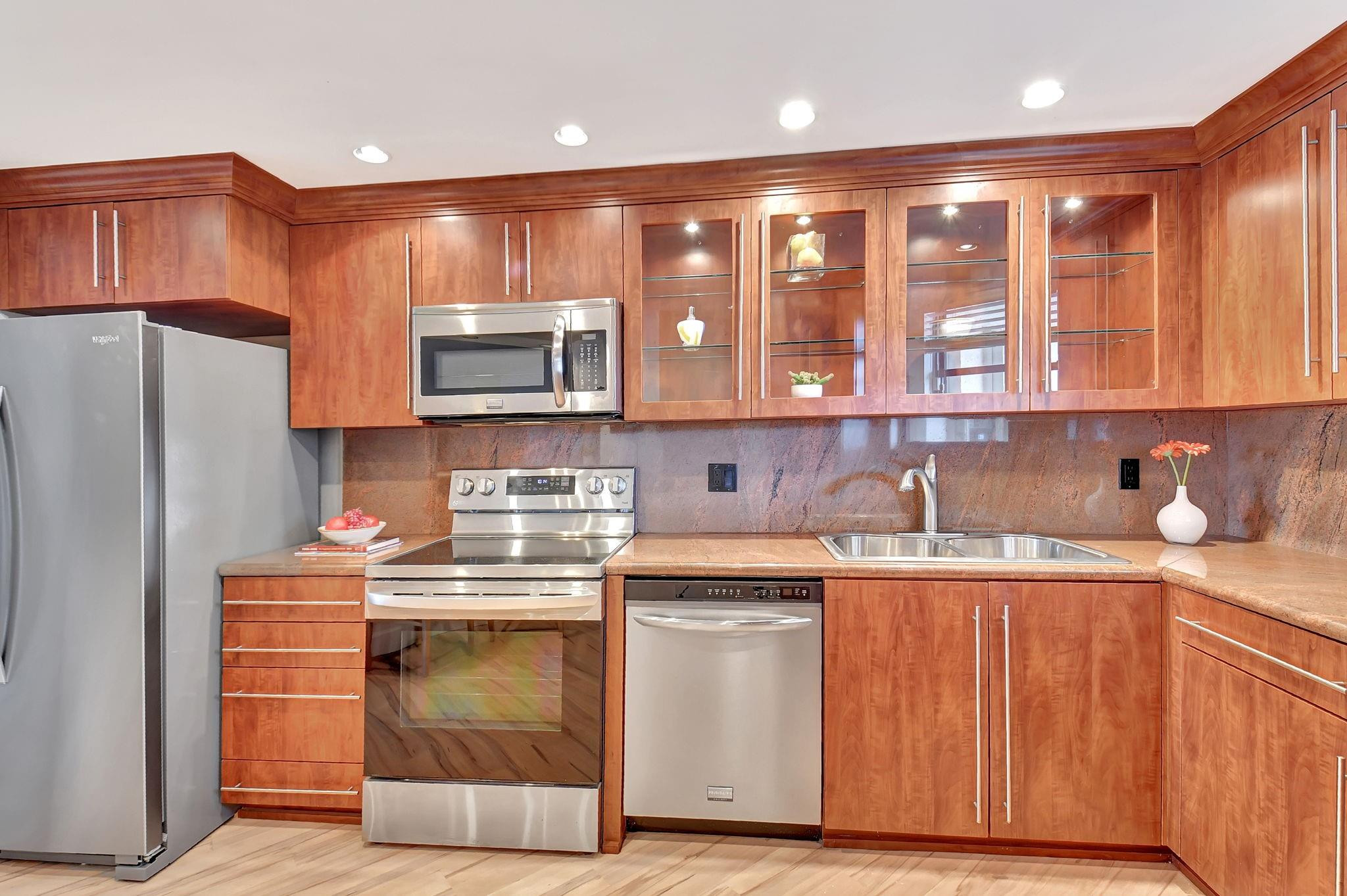 5801 Camino Del Sol 406