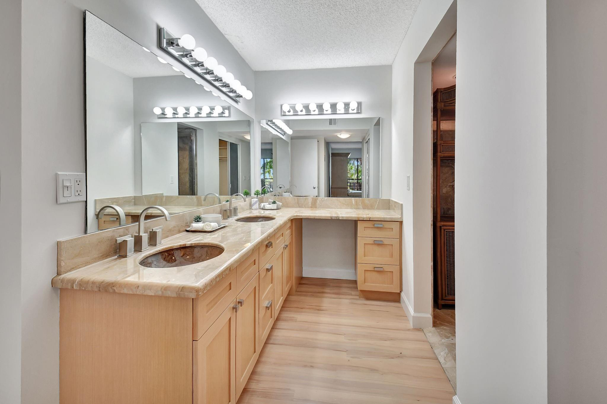 5801 Camino Del Sol 406