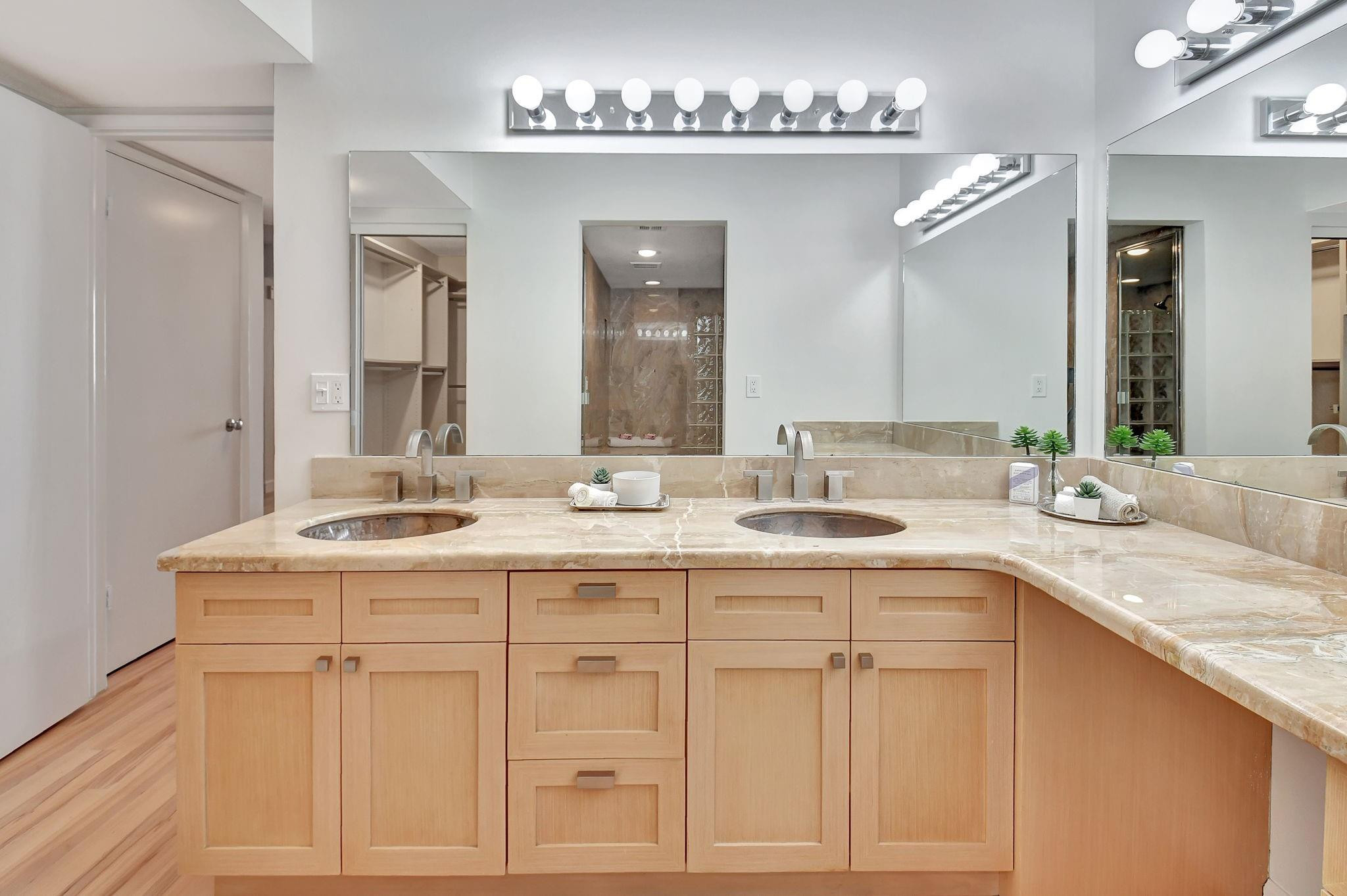 5801 Camino Del Sol 406