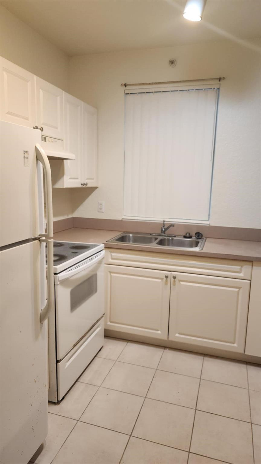 6884 W Sample Road 6884