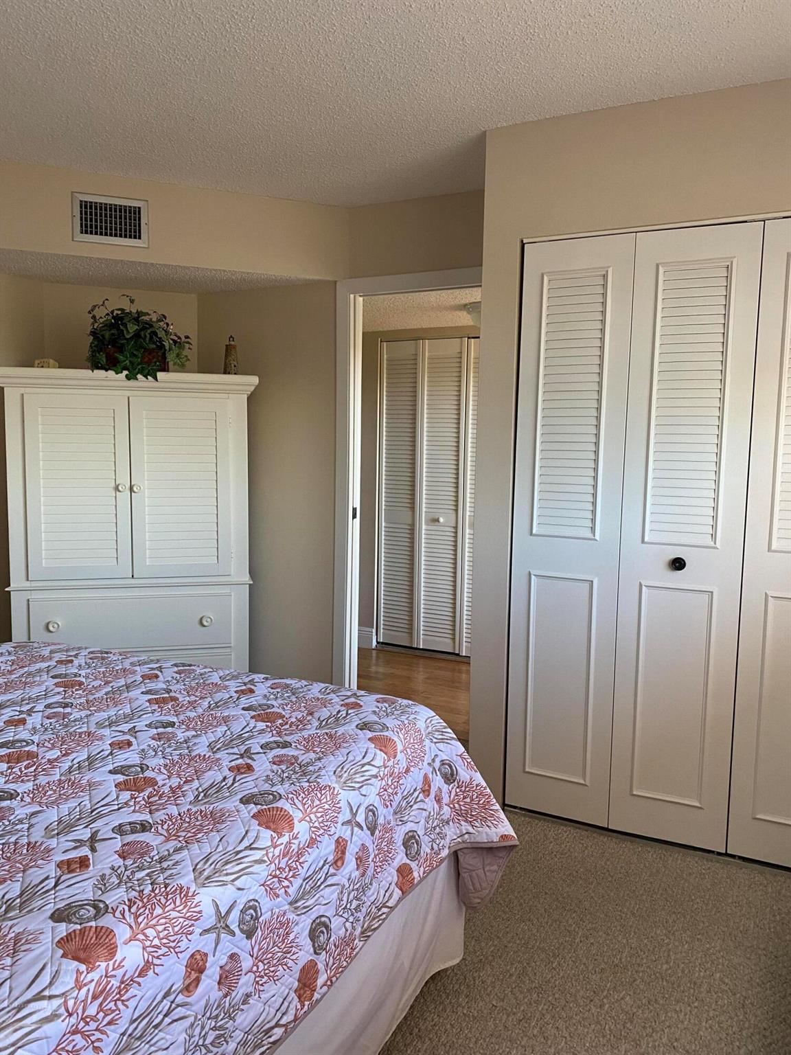 3836 Via Poinciana 406