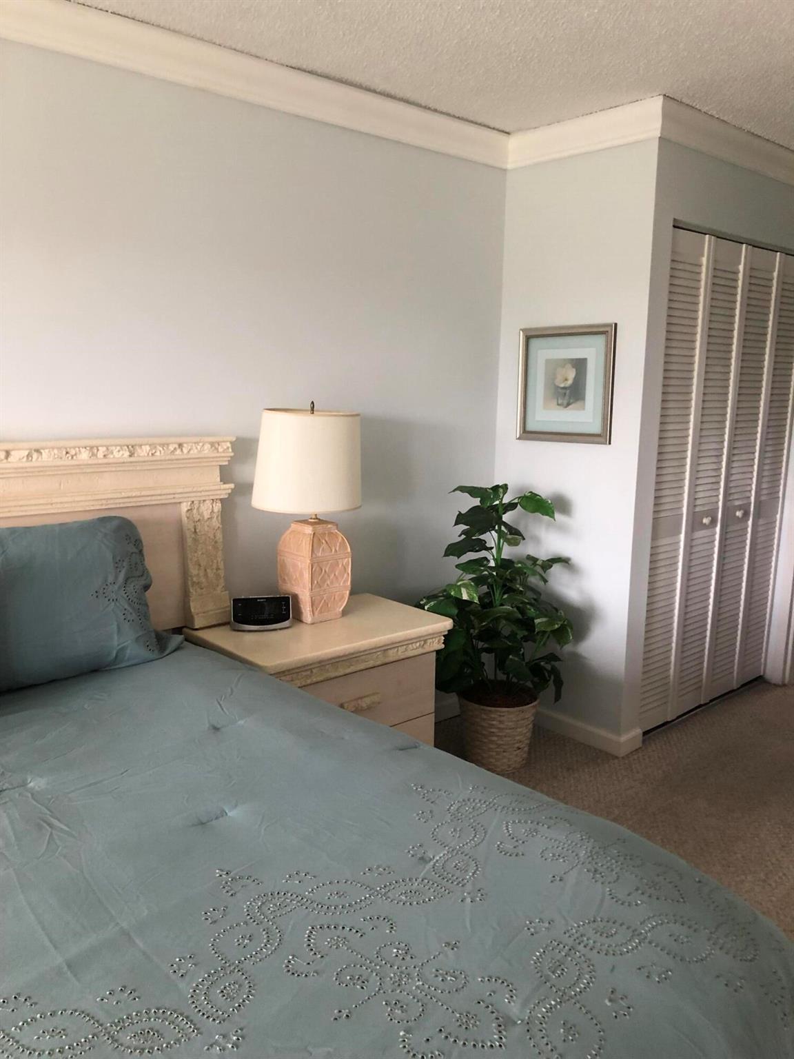 3836 Via Poinciana 406