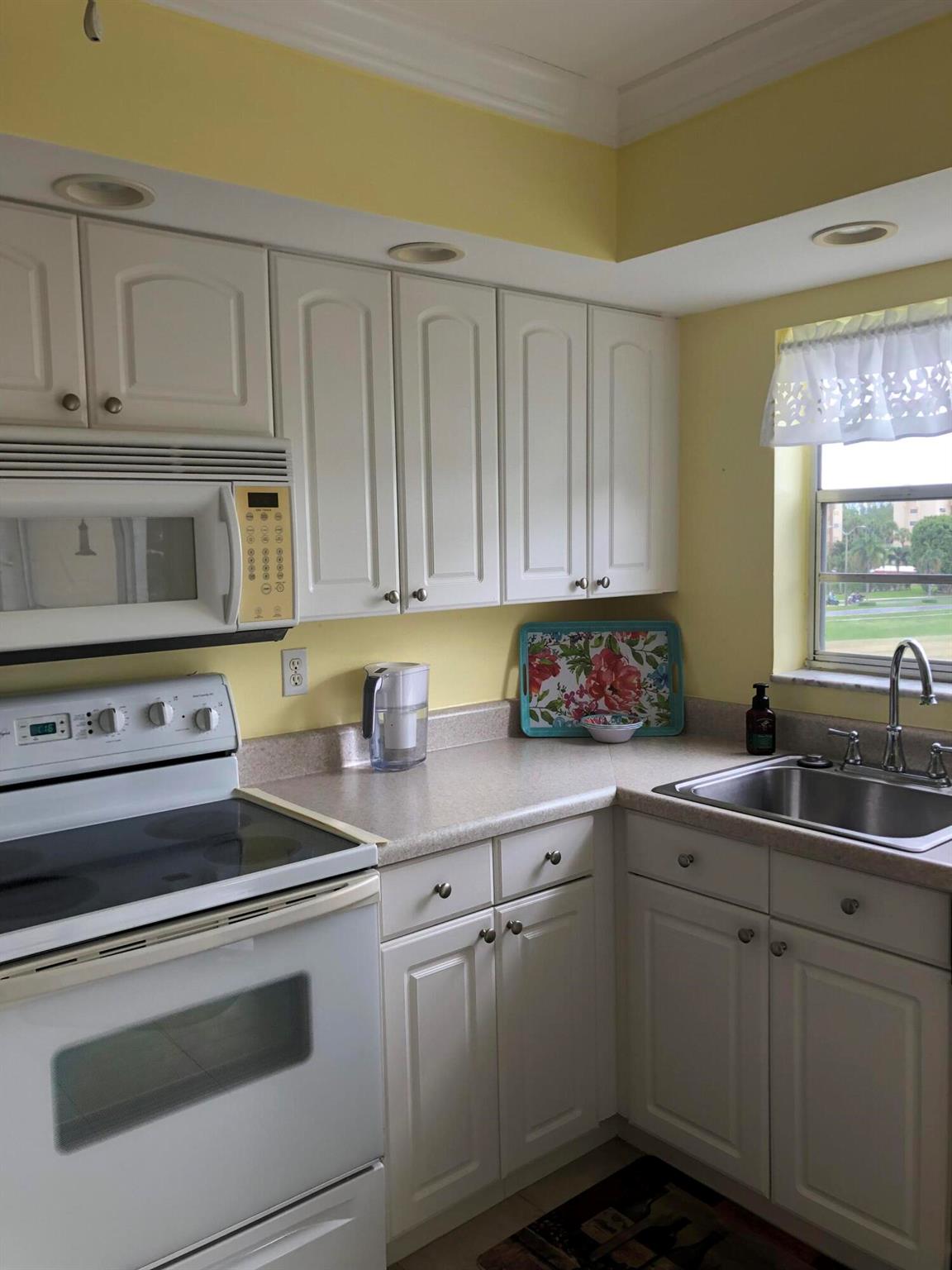 3836 Via Poinciana 406