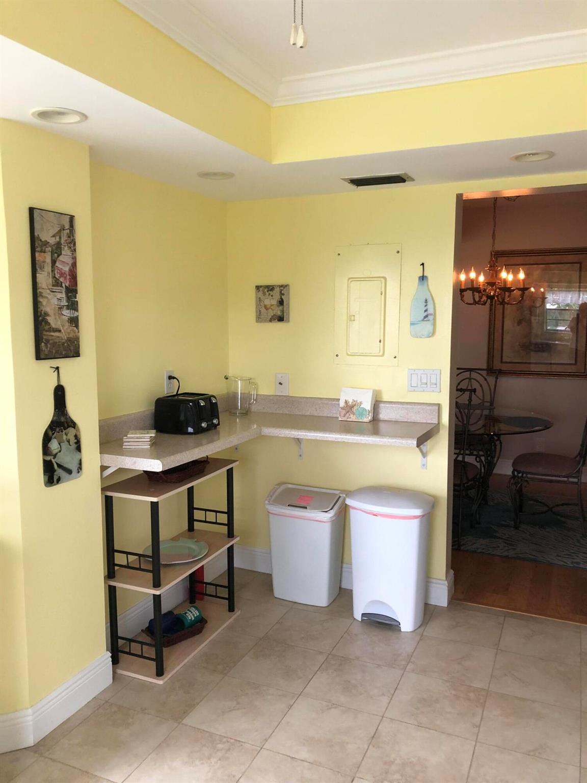 3836 Via Poinciana 406