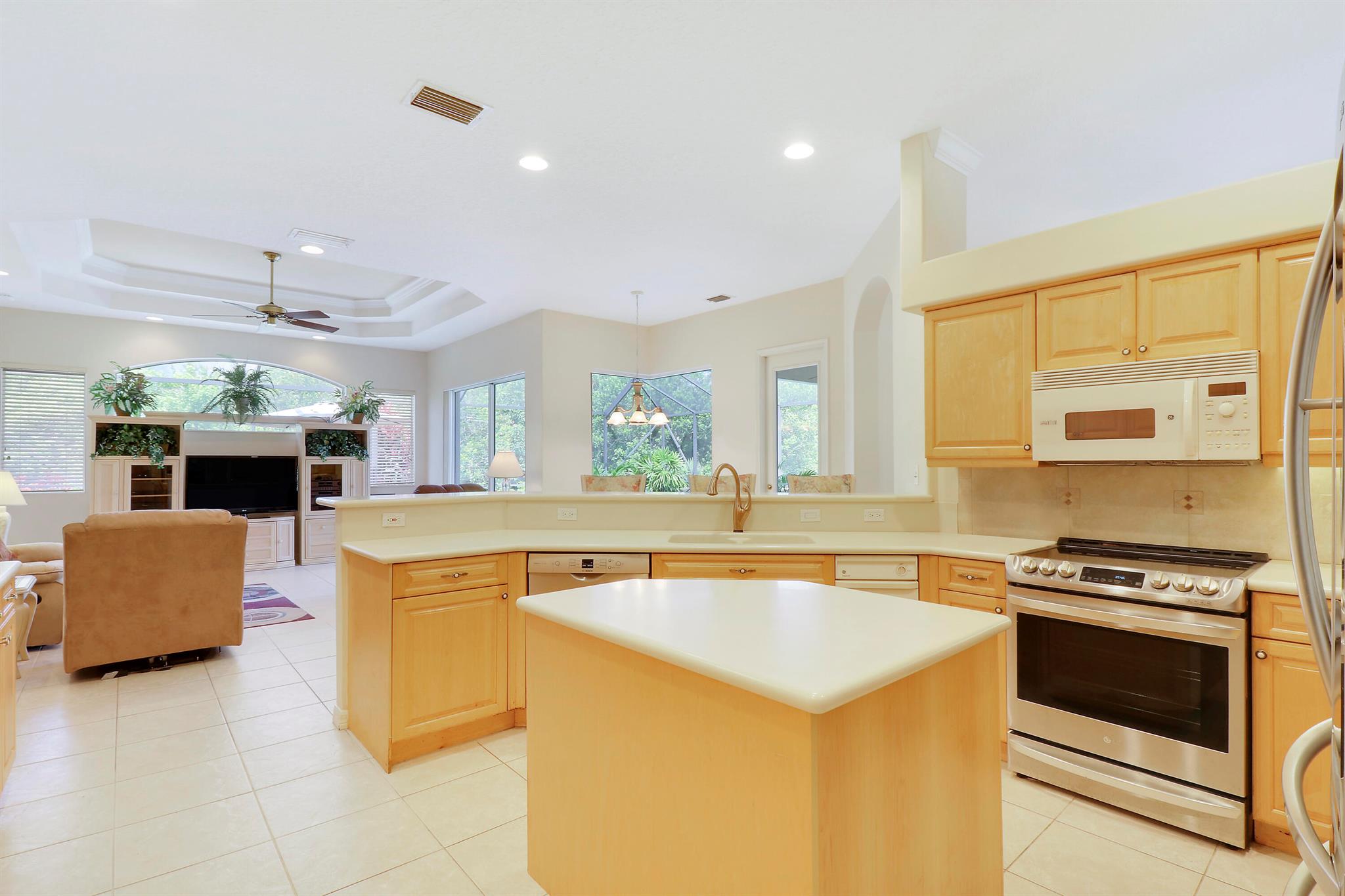 7996 SE Sequoia Drive
