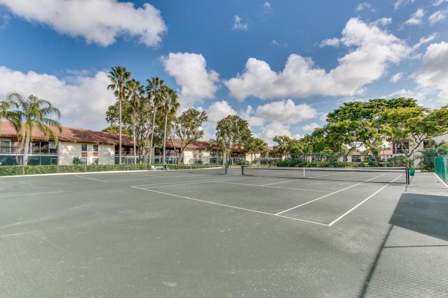 10828 Lake Palm Lane 202