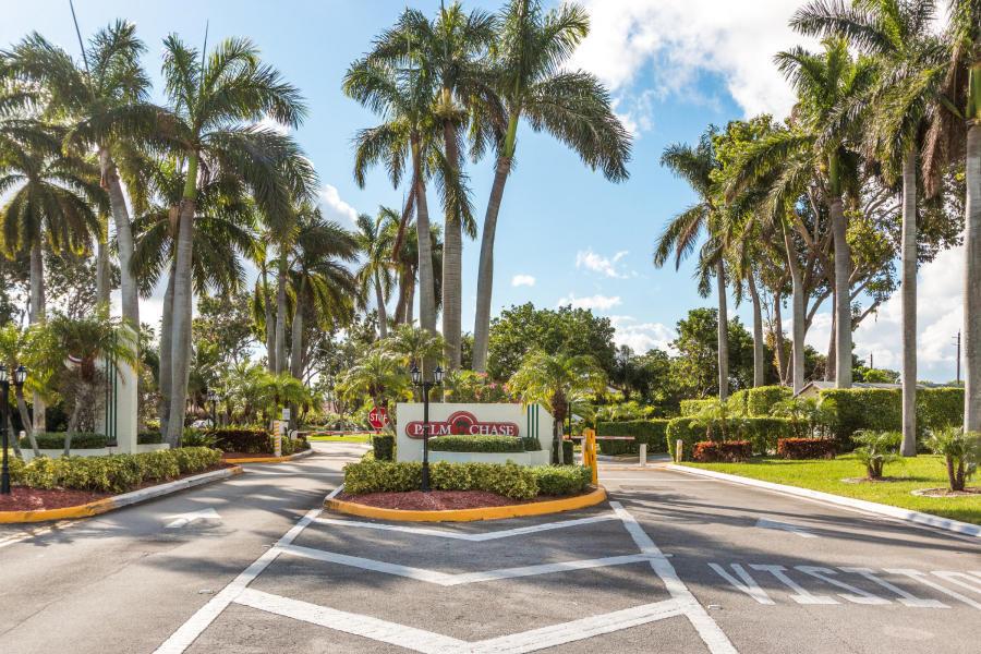 10828 Lake Palm Lane 202