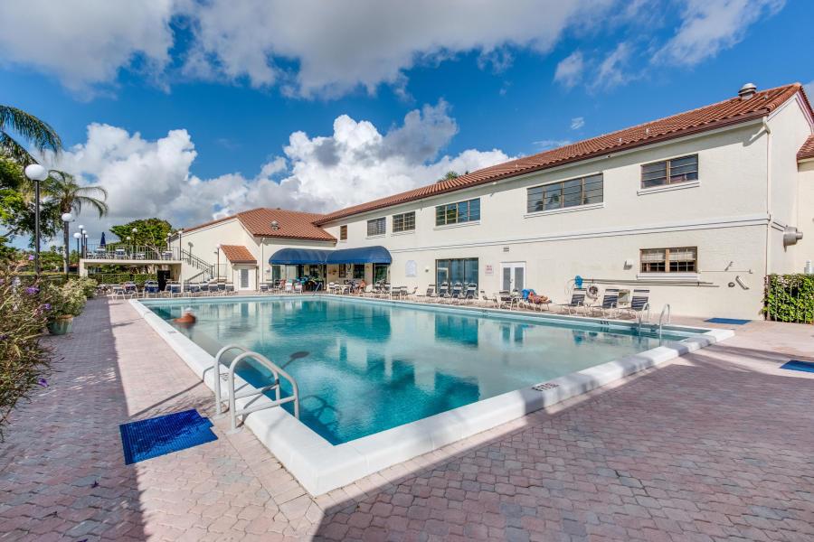 10828 Lake Palm Lane 202