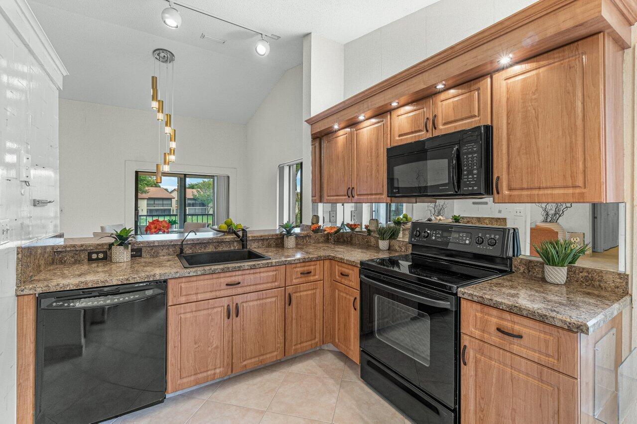 10828 Lake Palm Lane 202