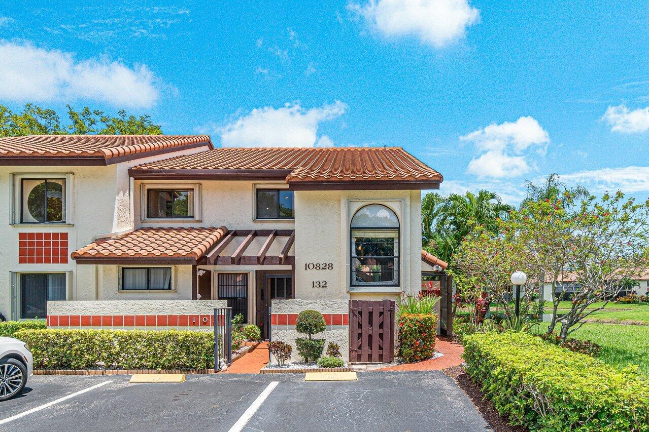 10828 Lake Palm Lane 202