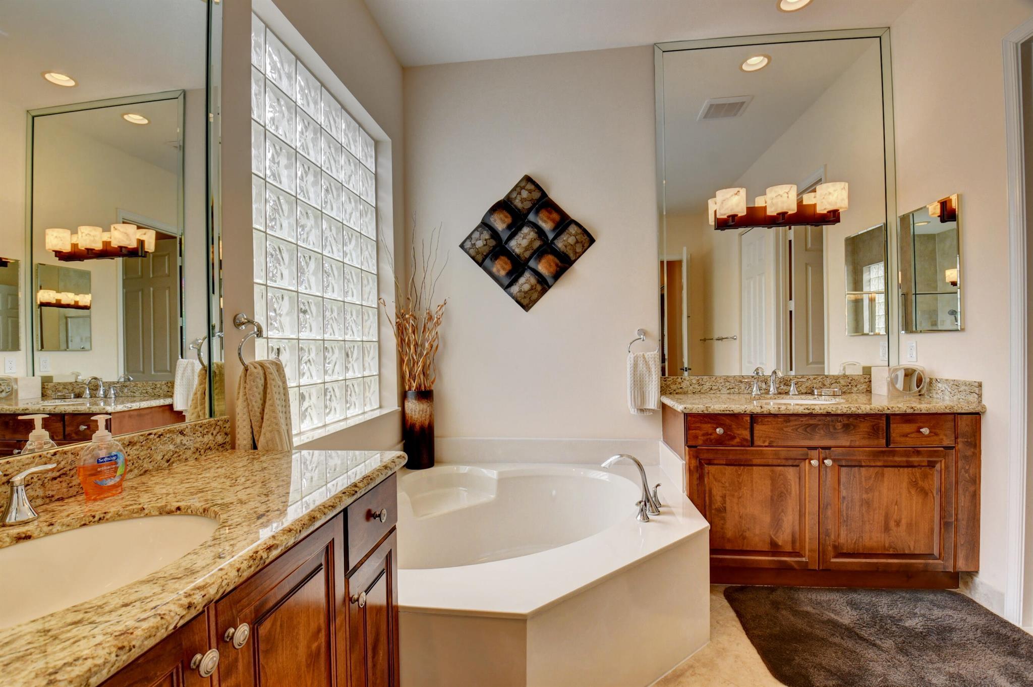 7047 Springville Cove